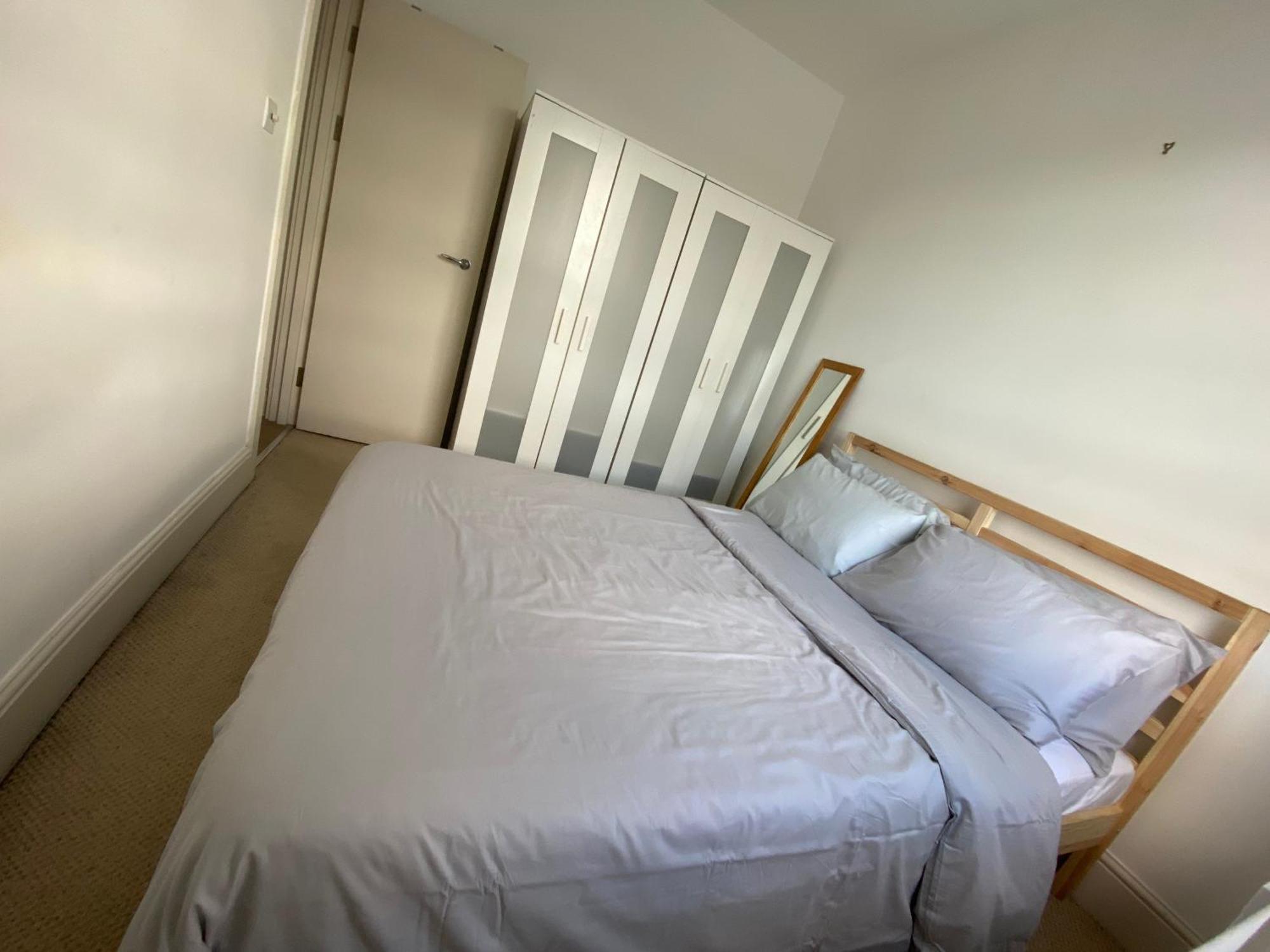 Apartment Queen Adelaide London