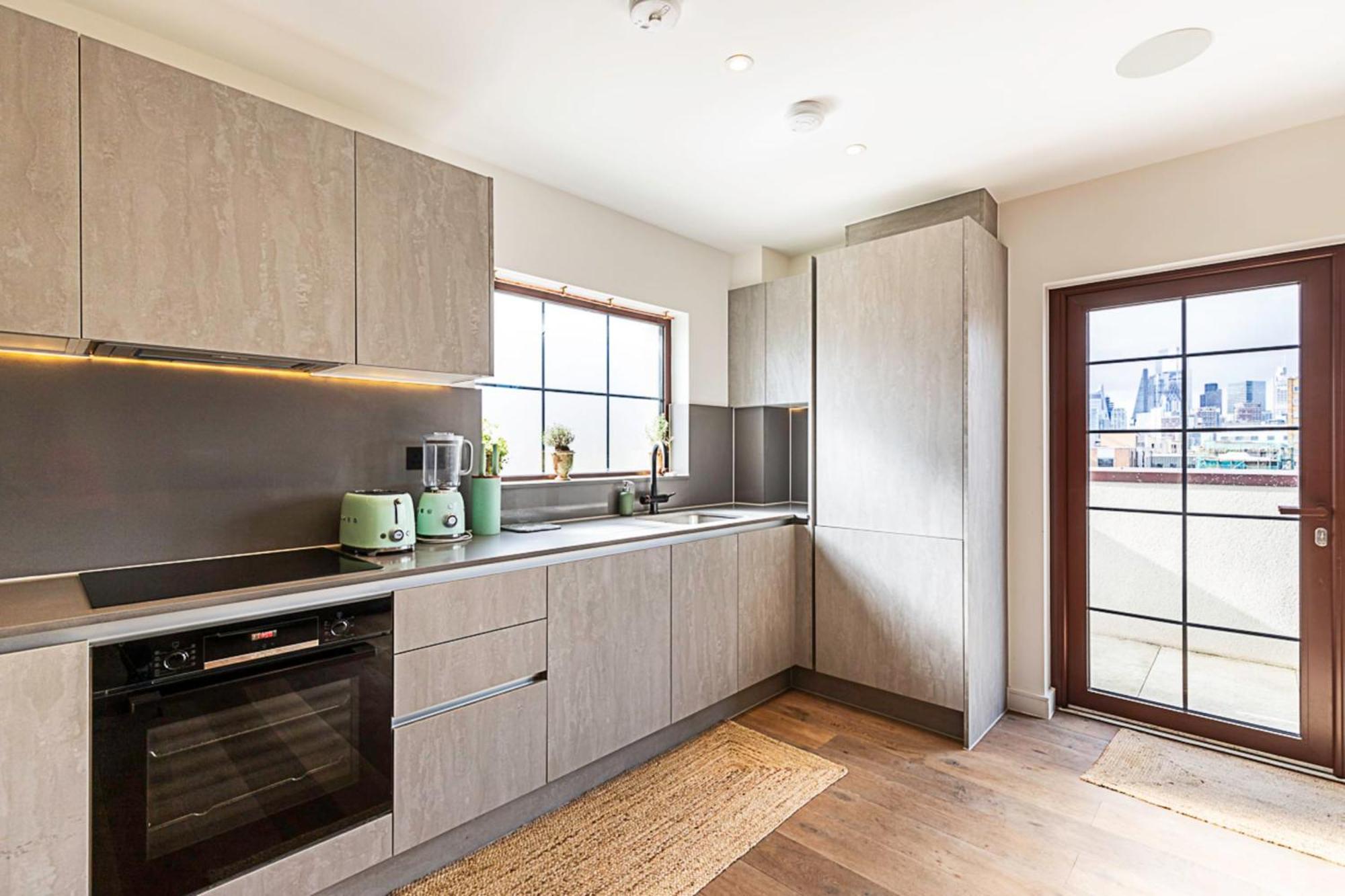Apartment View Spacious 2 Bedroom Penthouse