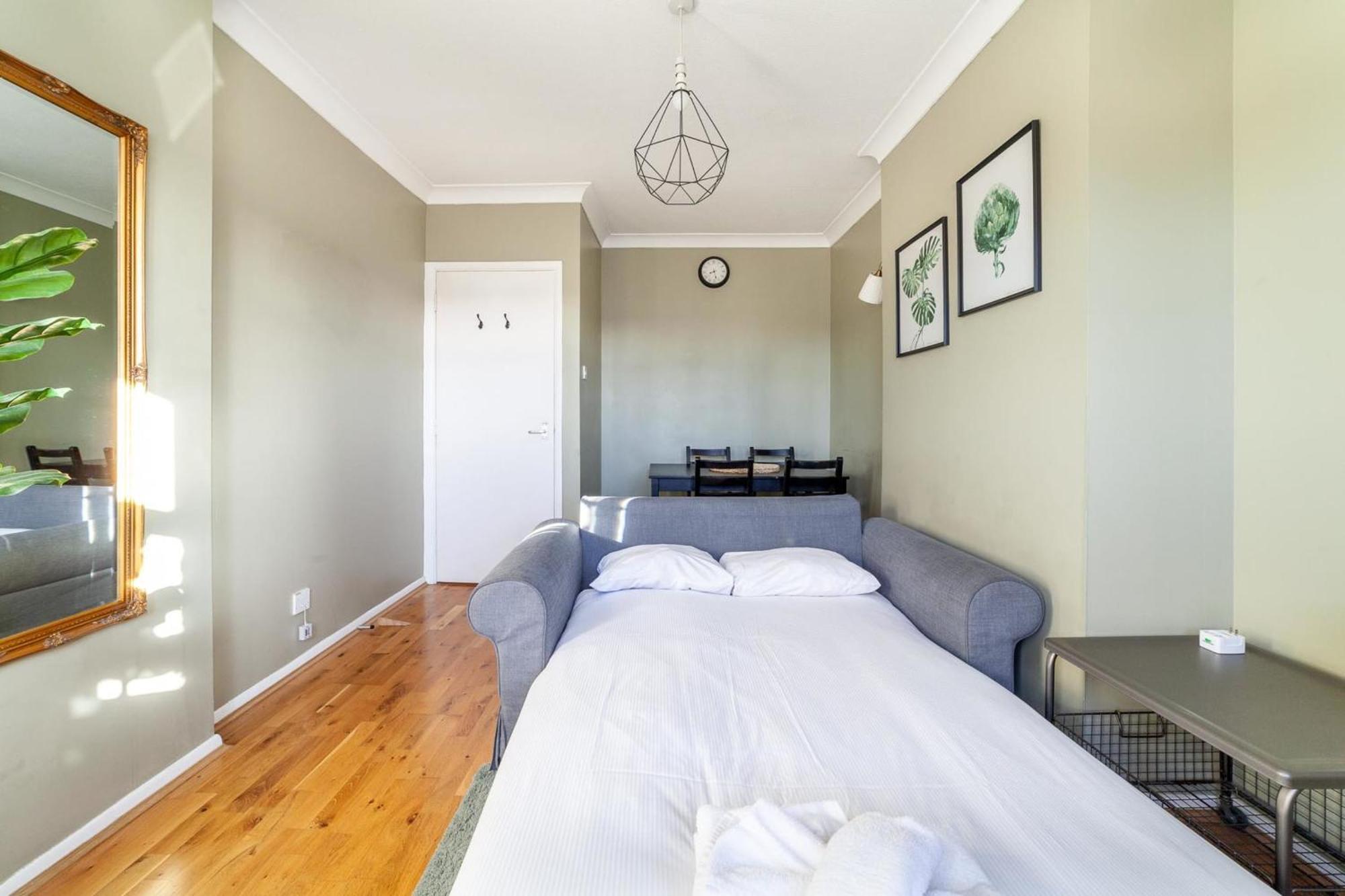 Bright And Cosy In South London