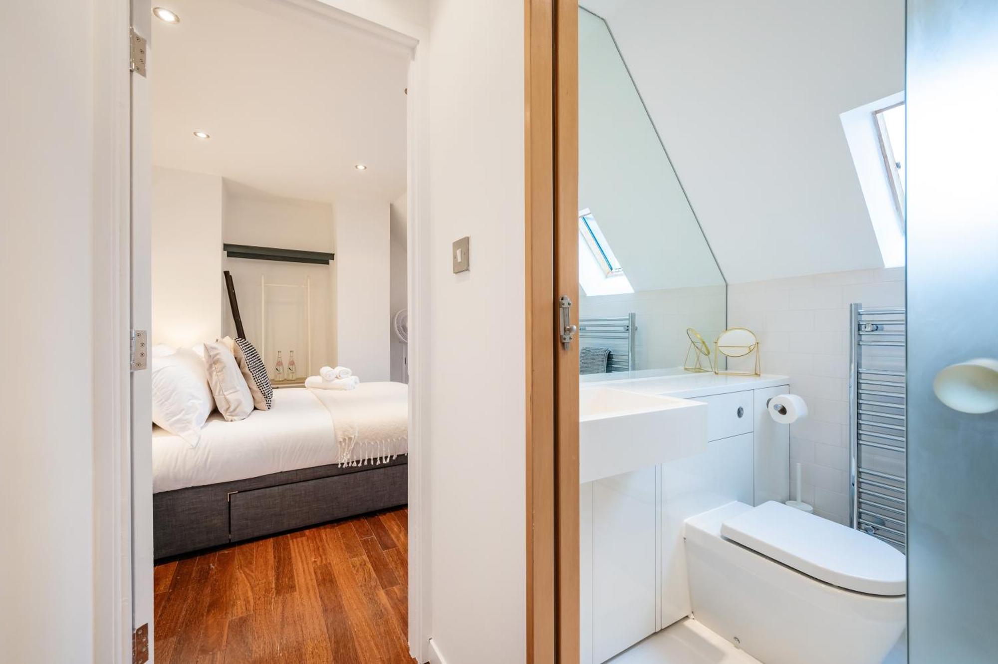 Lejlighed Huge & 3 Bedr, 4 Beds, Covent Gdn *