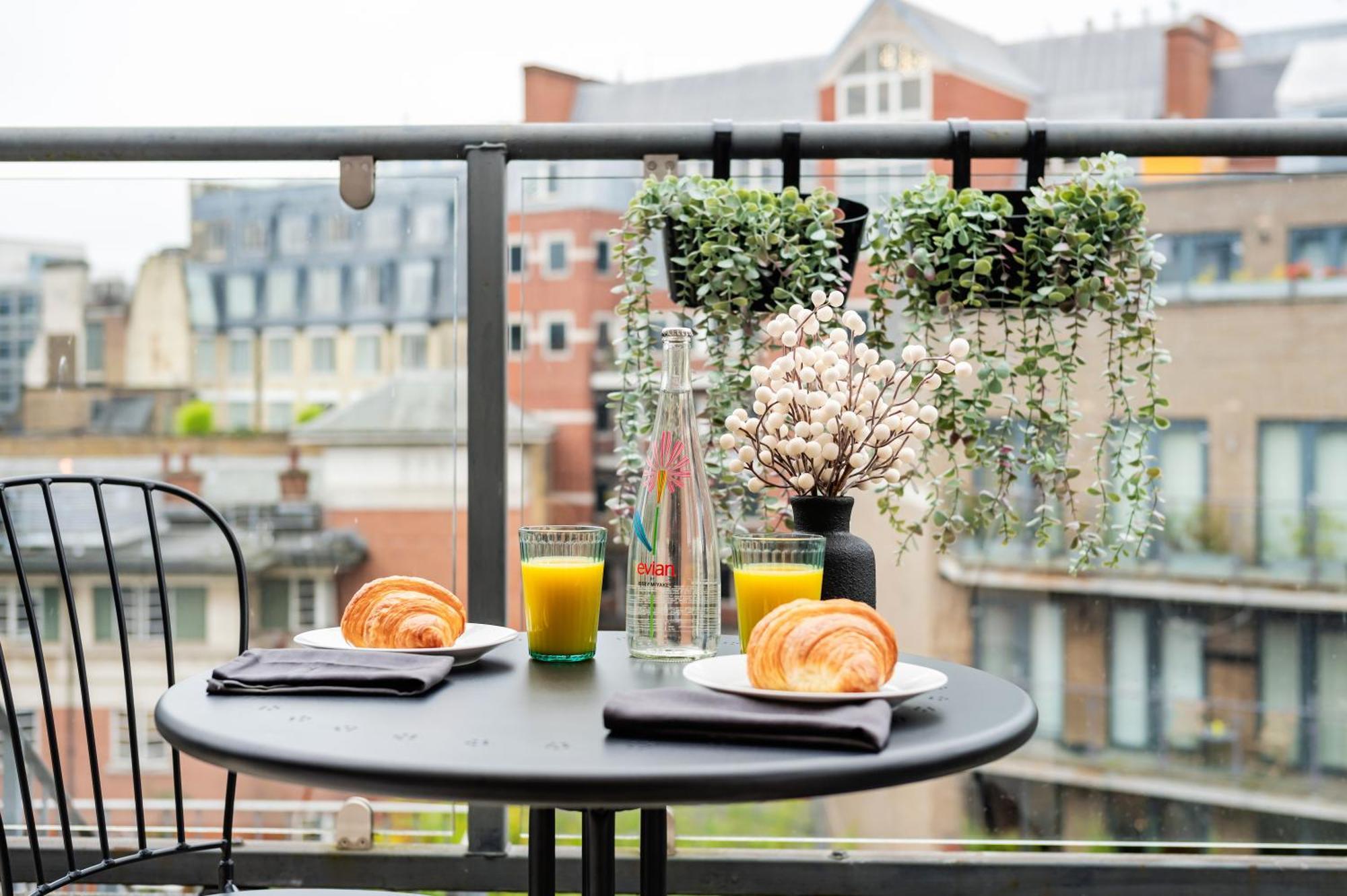 Huge & 3 Bedr, 4 Beds, Covent Gdn * Londres