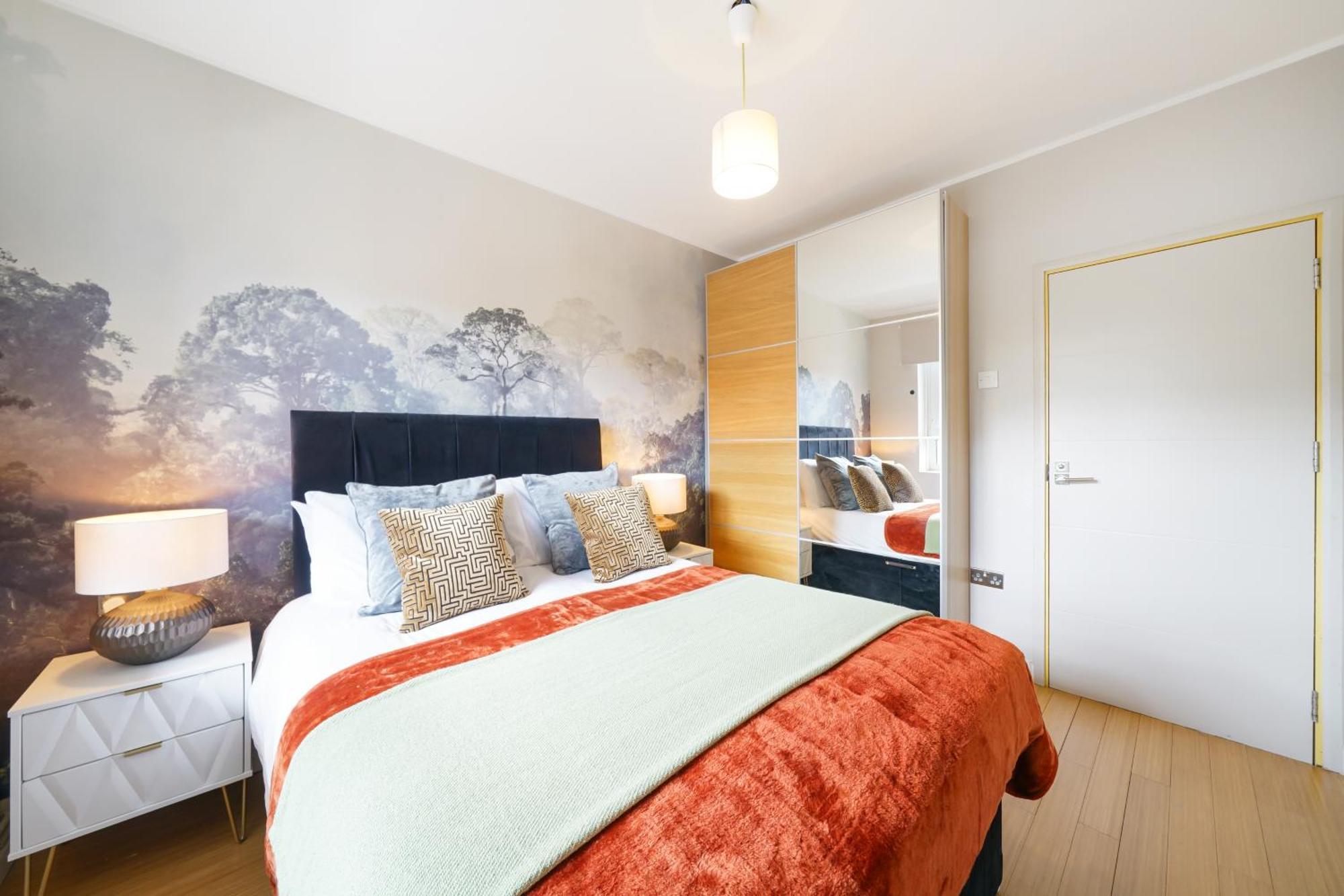 Lovely 2 Bedroom Flat In London-balcony - Sleeps 6 Leilighet *