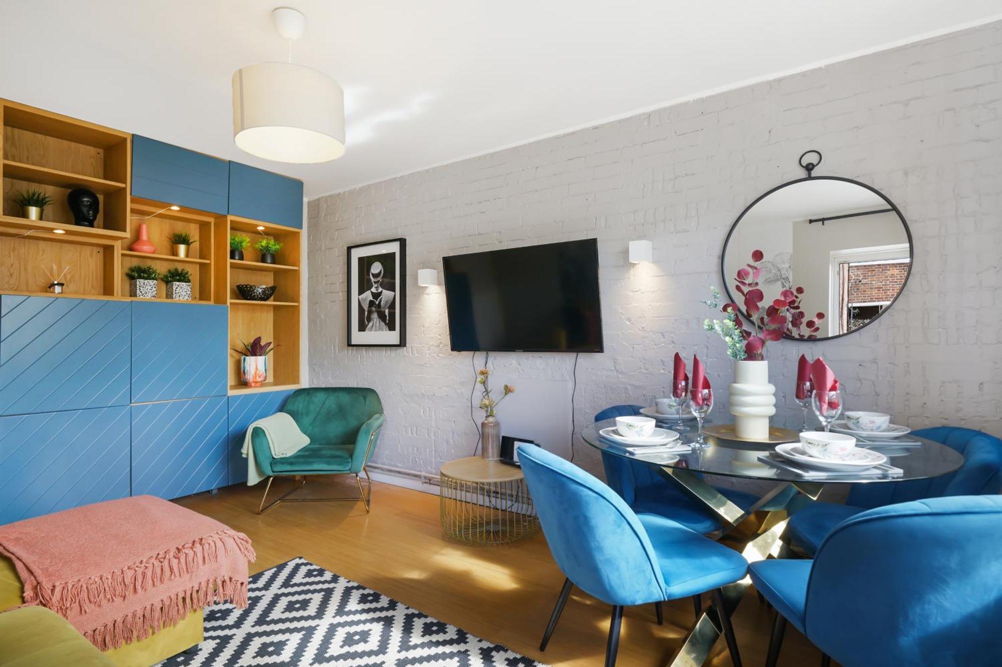 Lovely 2 Bedroom Flat In London-balcony - Sleeps 6 Leilighet London