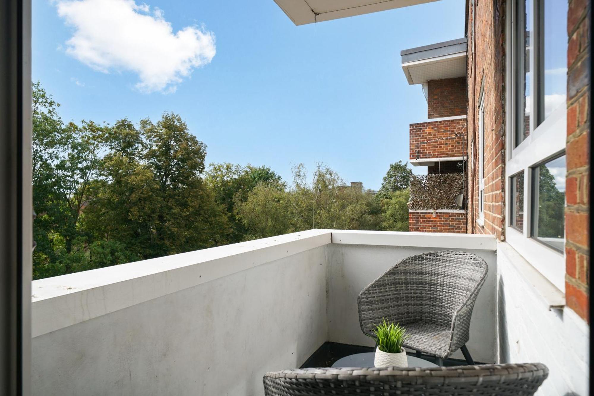 Leilighet Designer 2 Bedroom Flat In London-balcony-sleeps 6 London