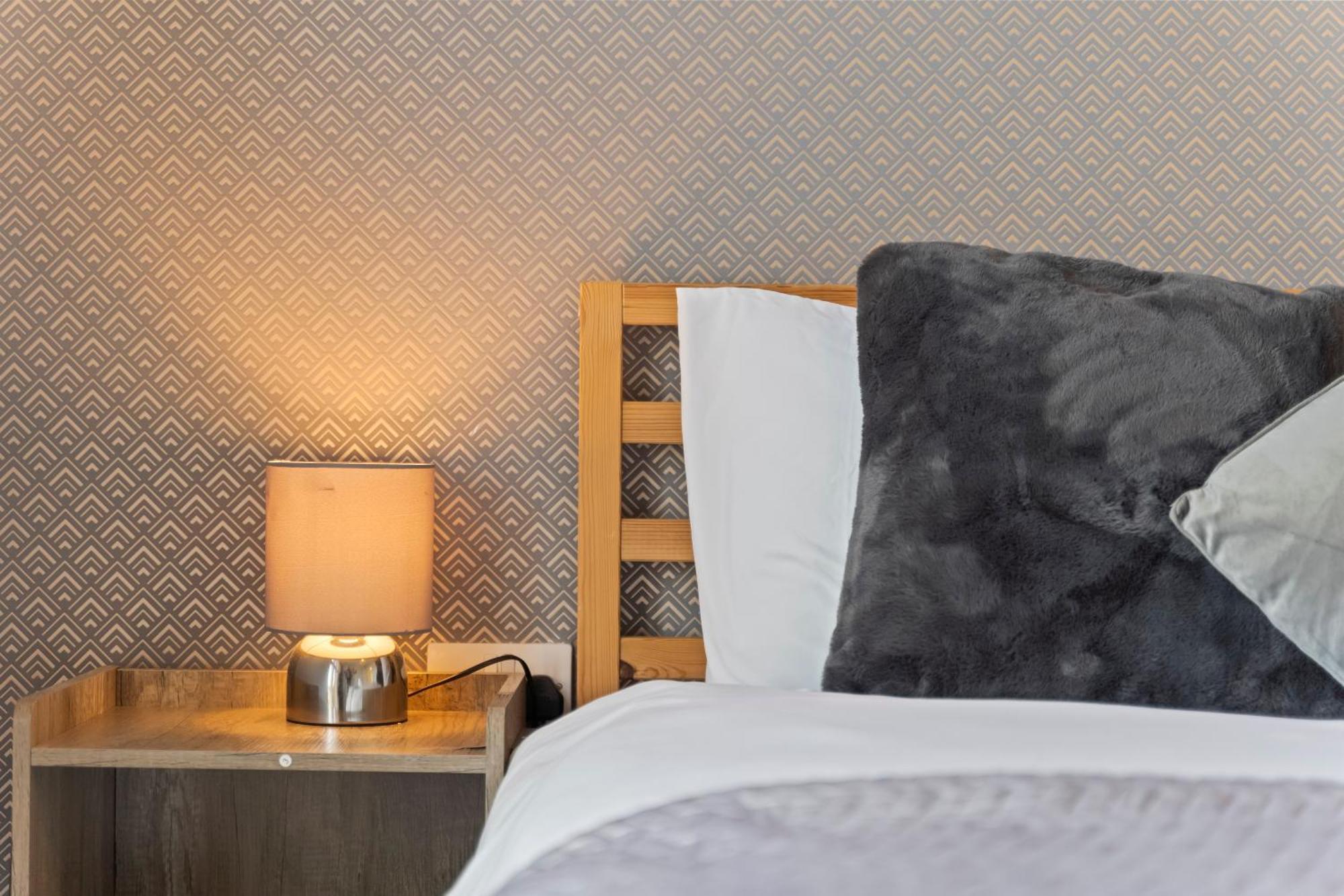 Spectacular 3br 2bath Rooftop Sky-views With Parking Lejlighed