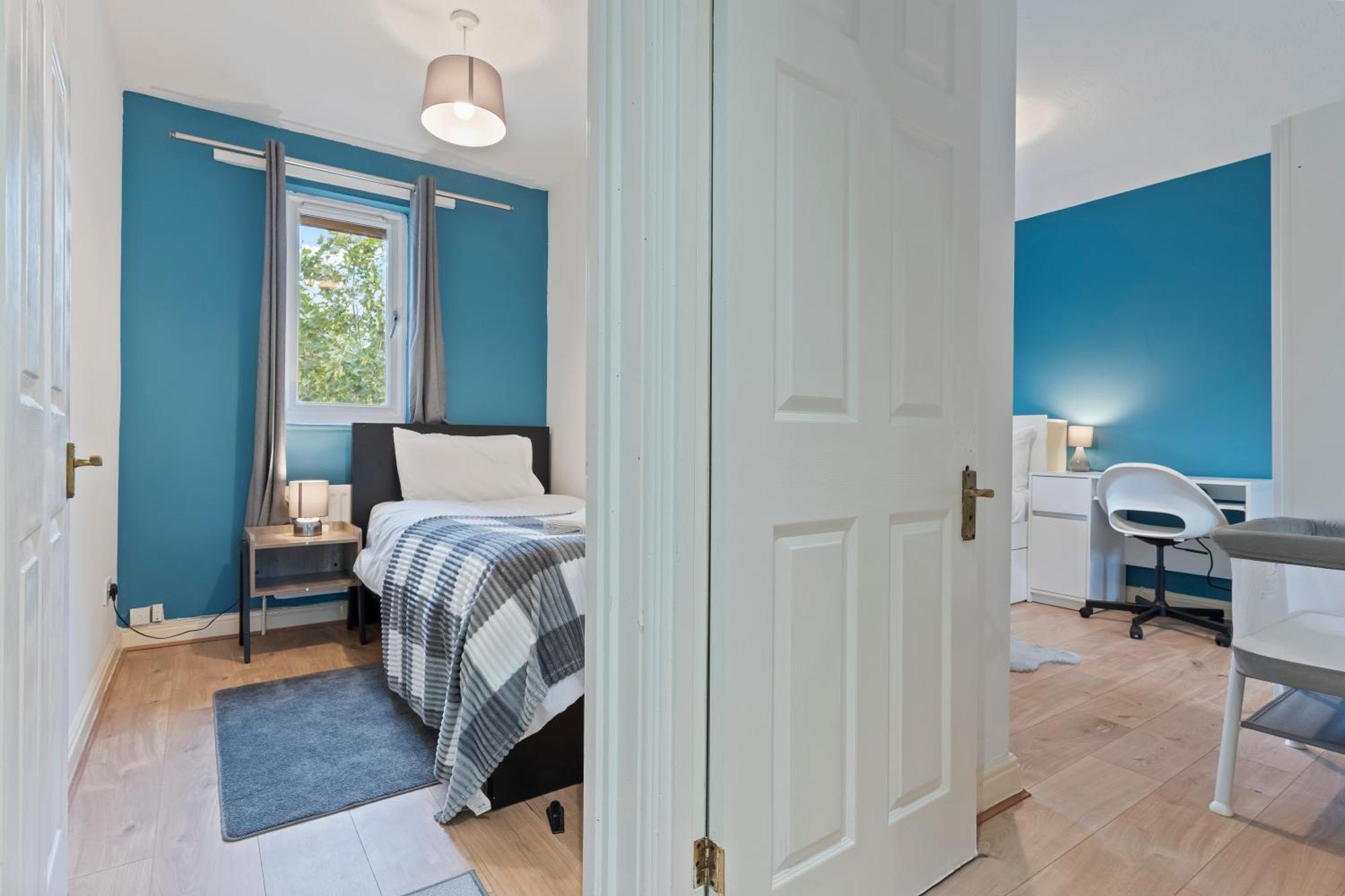 Semesterbostad Lovely 4br House In The With Parking London
