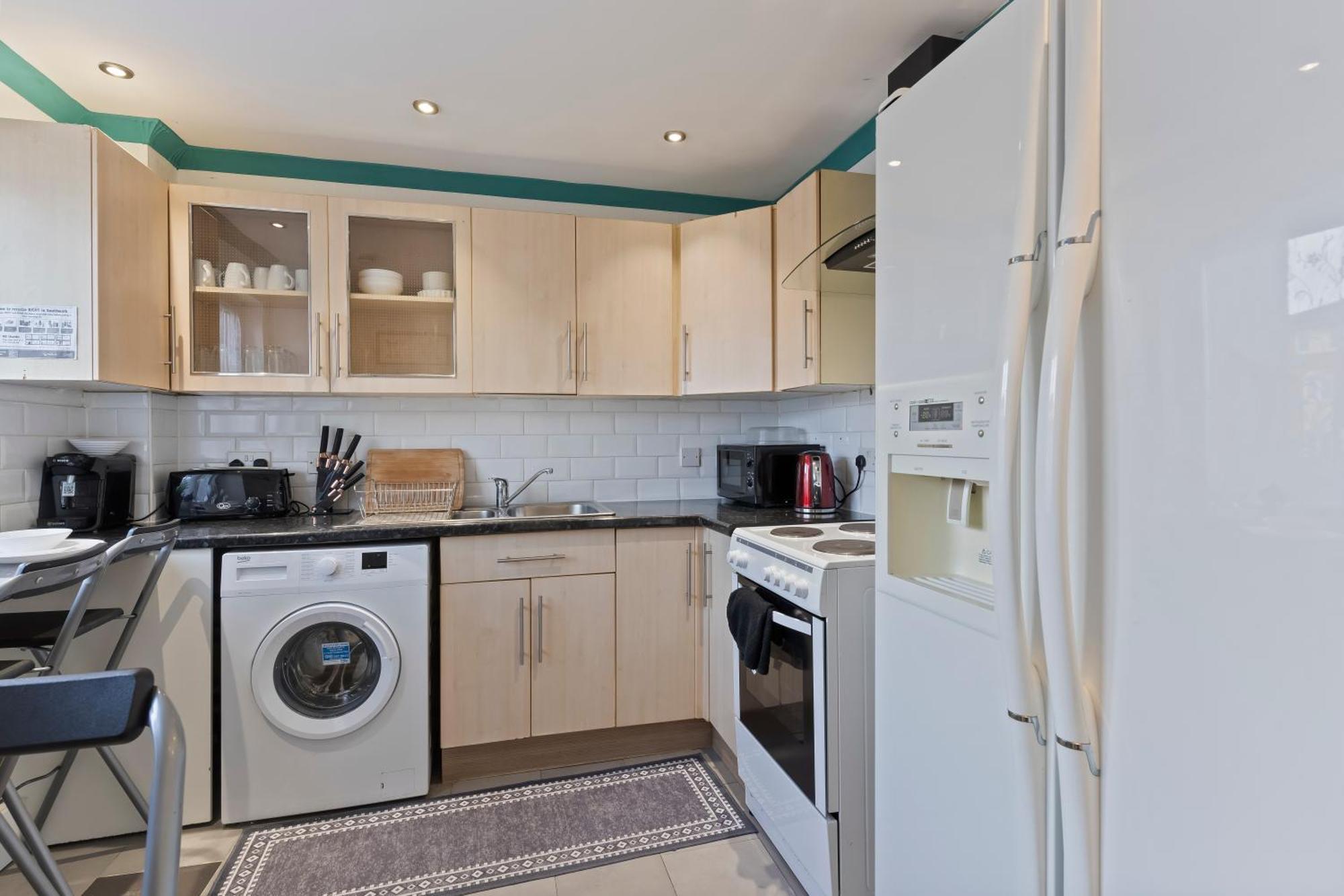 Holiday home Lovely 4br House In The With Parking London