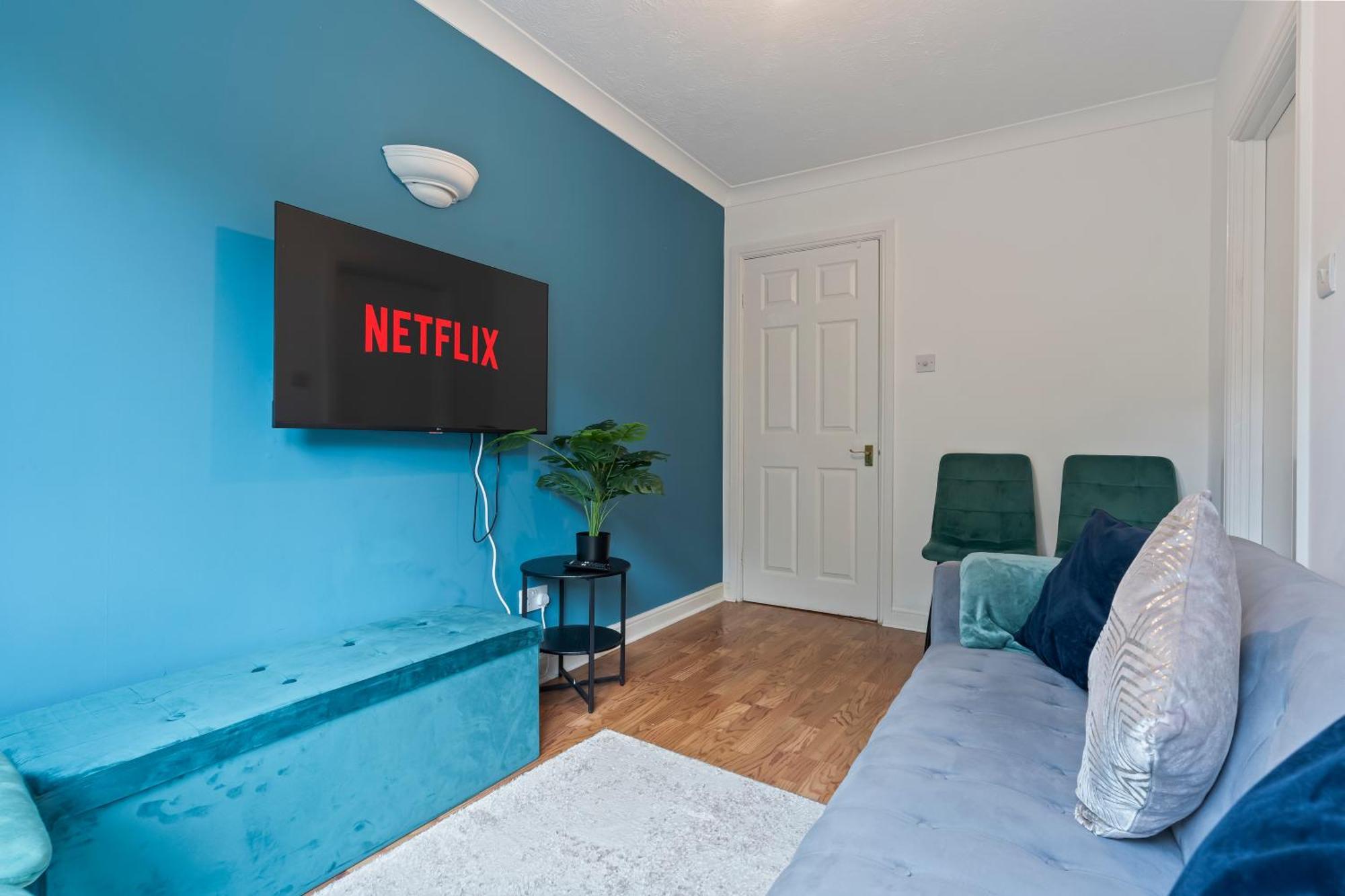 Lovely 4br House In The With Parking Semesterbostad London