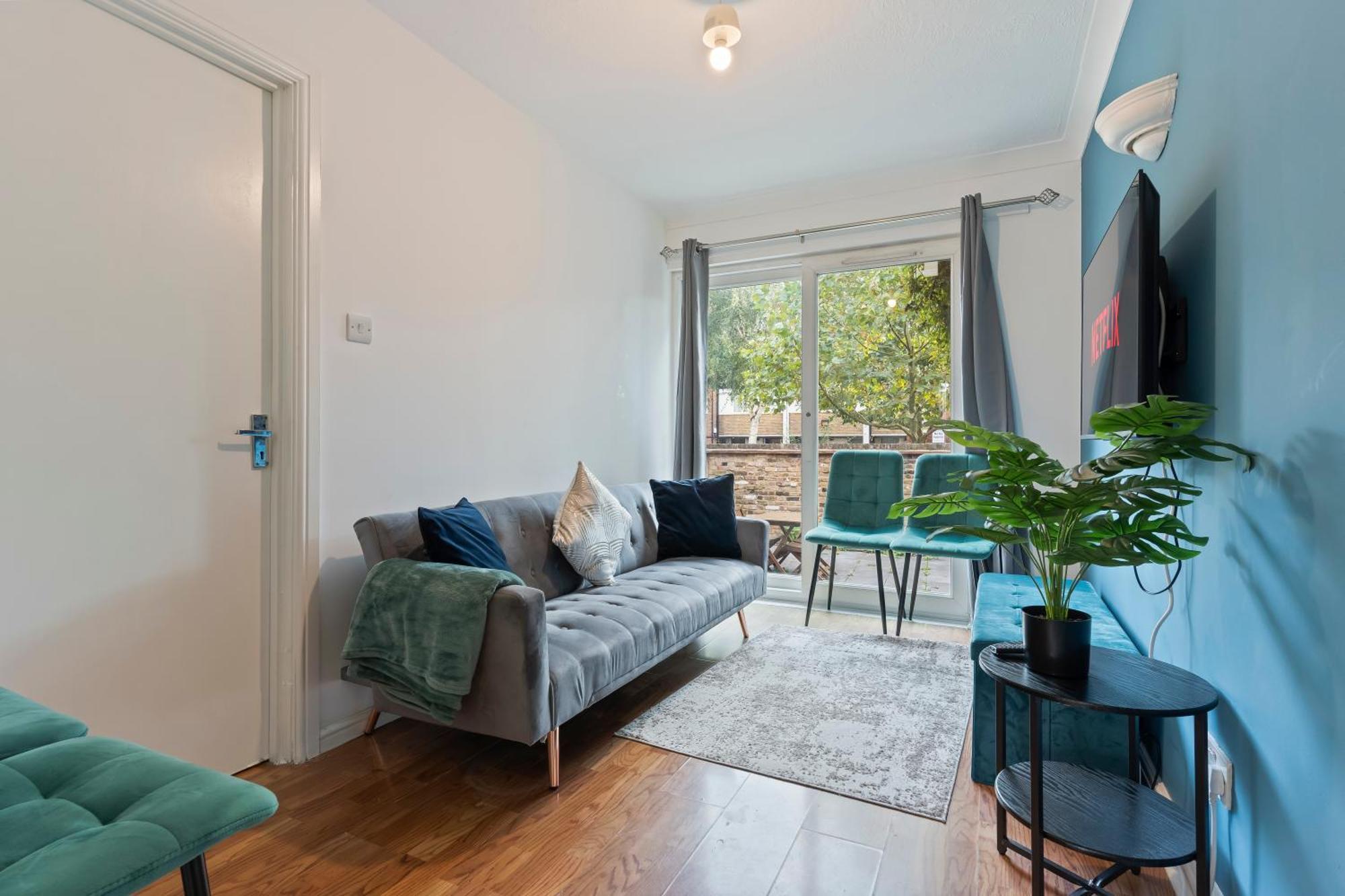 Lovely 4br House In The With Parking * London