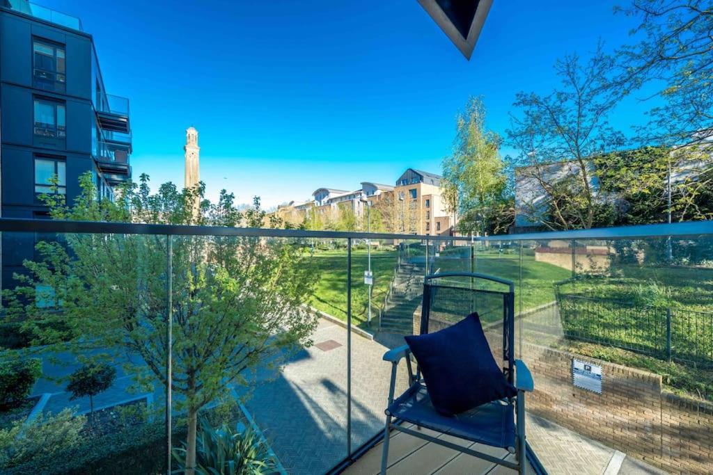 Luxury Kew Bridge Balcony Free Parking Apartment *