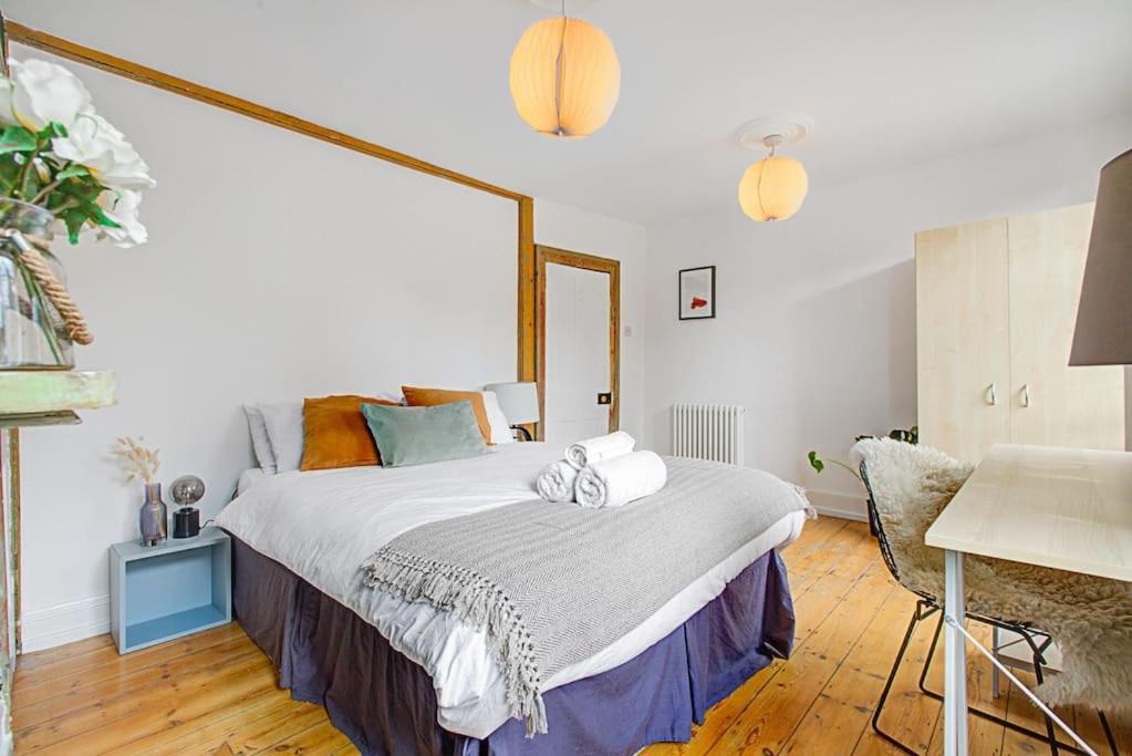 Appartement Stylish Townhouse, Perfect For Large Groups, Convenient Public Transport Links, Close To Tower Bridge And Liverpool Street