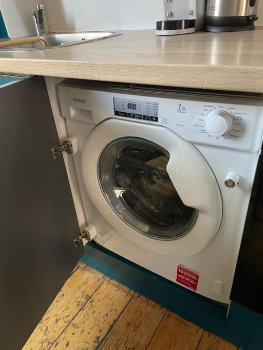 Stylish Townhouse, Perfect For Large Groups, Convenient Public Transport Links, Close To Tower Bridge And Liverpool Street Appartement
