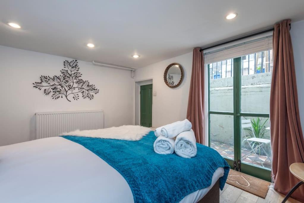 Stylish Townhouse, Perfect For Large Groups, Convenient Public Transport Links, Close To Tower Bridge And Liverpool Street Appartement *
