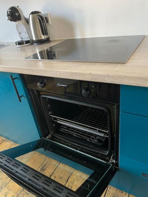 Stylish Townhouse, Perfect For Large Groups, Convenient Public Transport Links, Close To Tower Bridge And Liverpool Street Londen