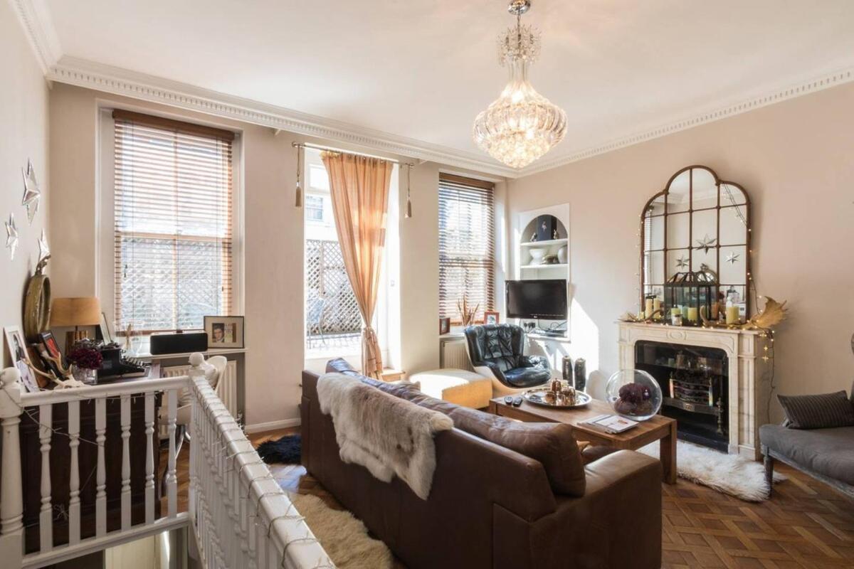 Stylish 1-bed With A Roof Terrace London