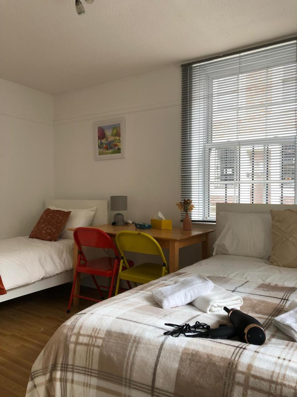 Comfy Private Bedrooms Near O2 Forum Kentish Town, Camden * Londen