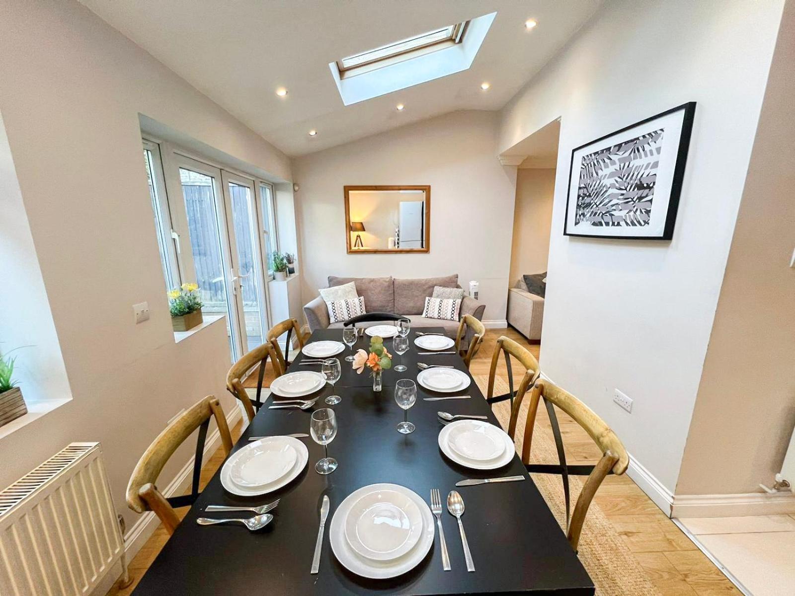 Lovely 4 Bedroom Flat With Ample Garden In Brondesbury, Kilburn Appartamento