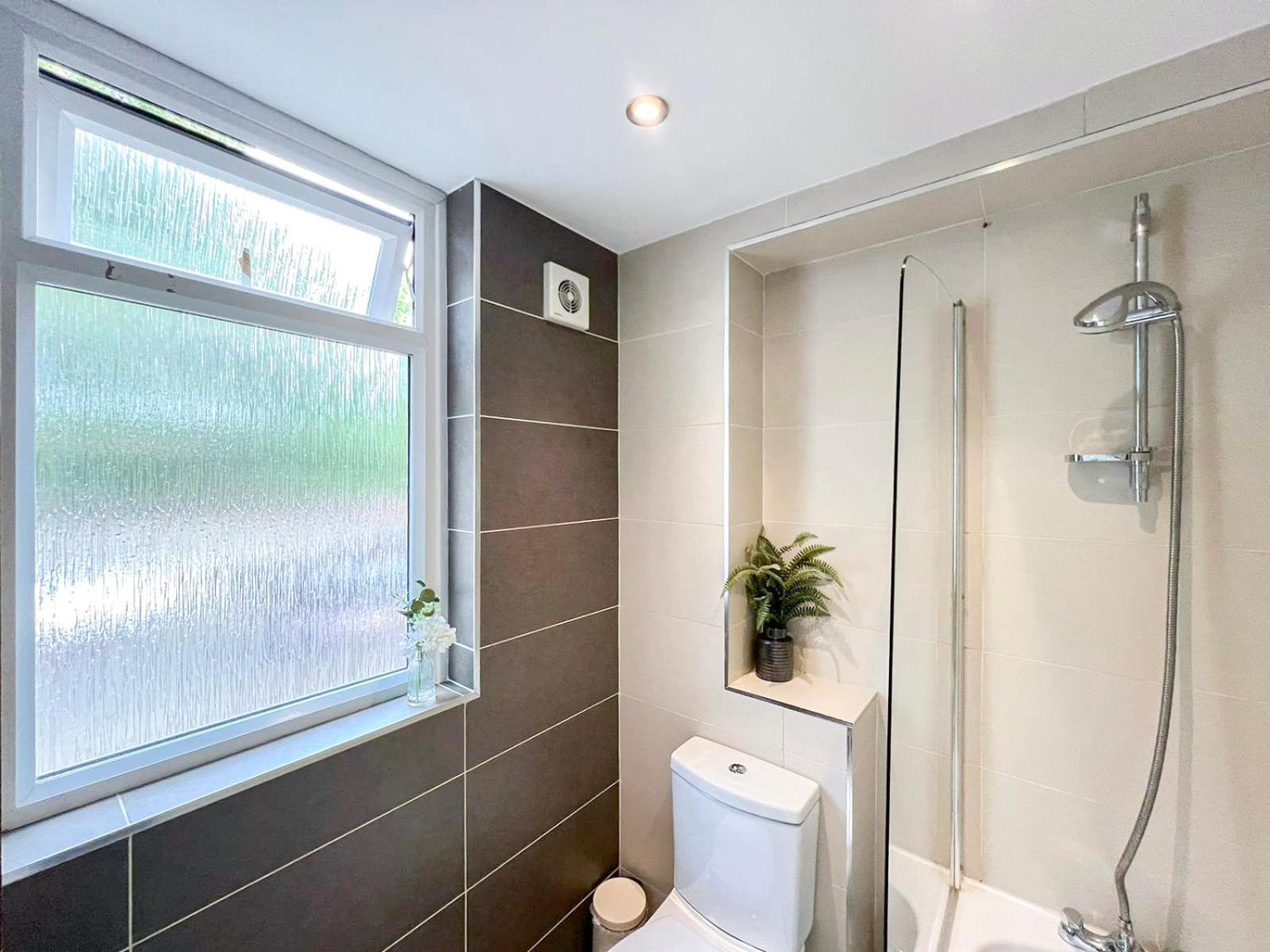 Appartamento Lovely 4 Bedroom Flat With Ample Garden In Brondesbury, Kilburn *