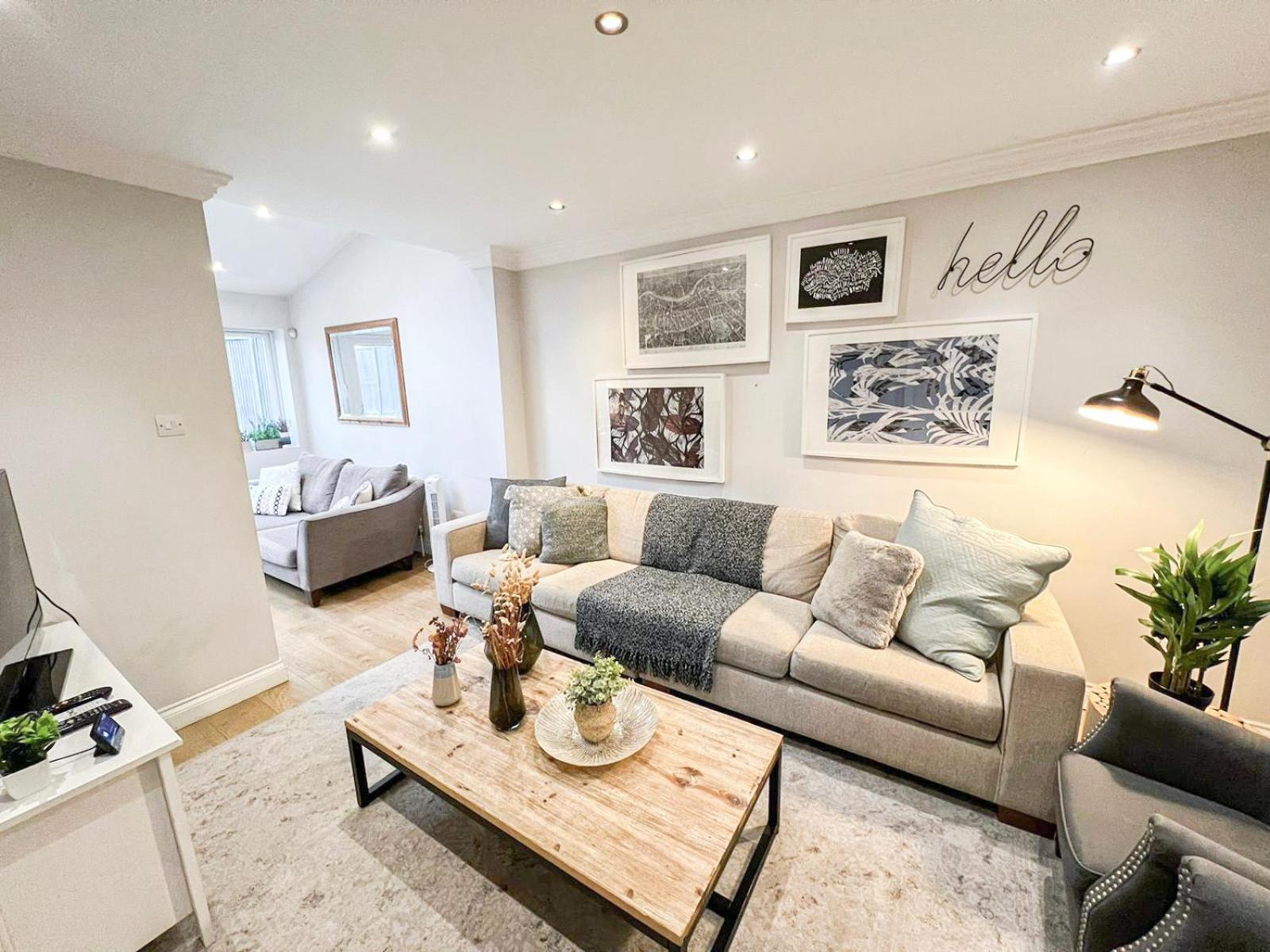 Lovely 4 Bedroom Flat With Ample Garden In Brondesbury, Kilburn Appartamento Londra