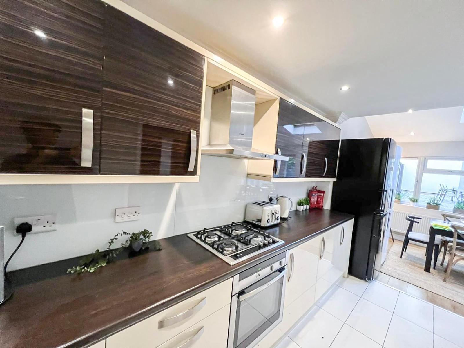 Appartamento Lovely 4 Bedroom Flat With Ample Garden In Brondesbury, Kilburn Londra