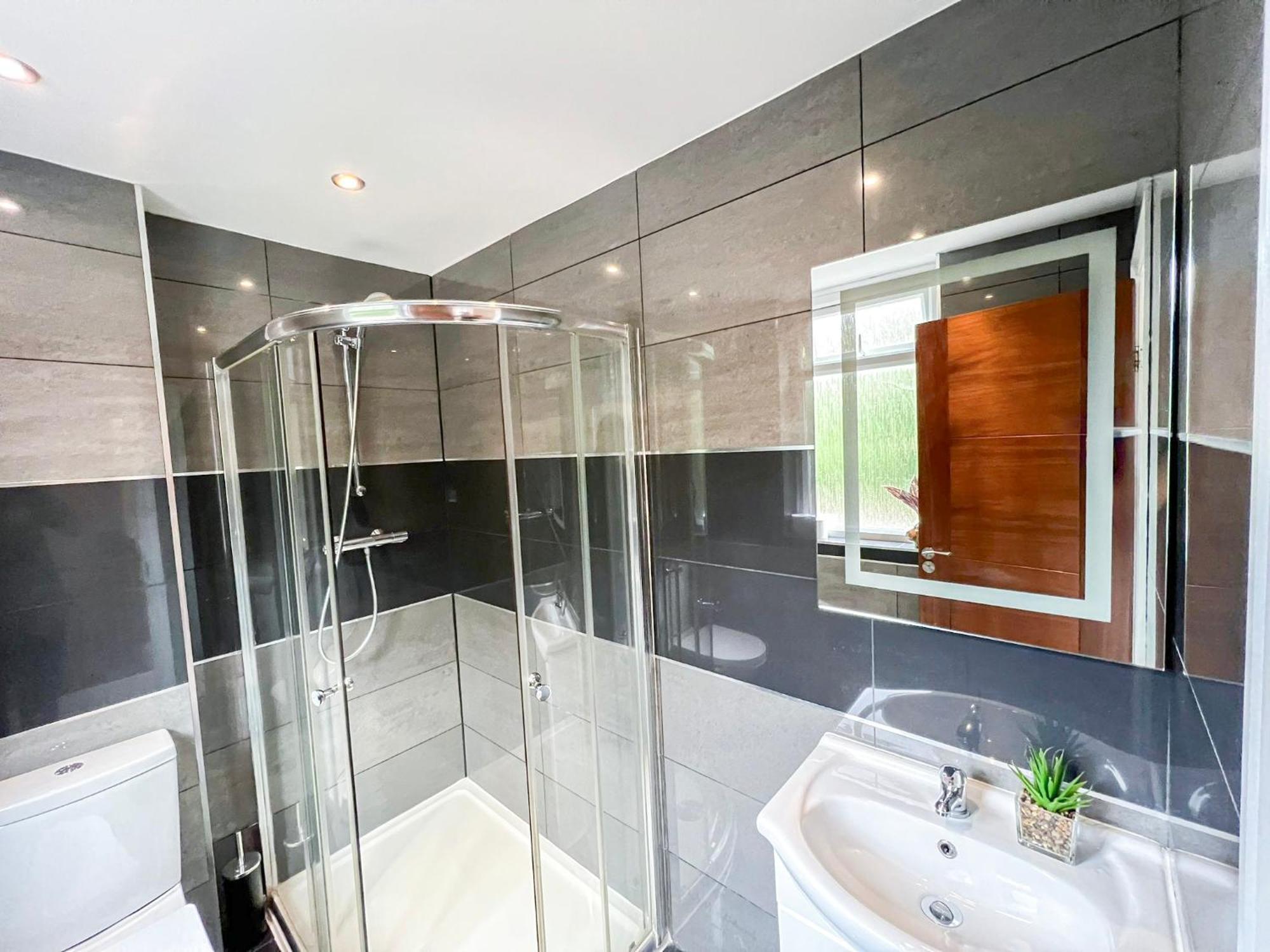 Appartamento Lovely 4 Bedroom Flat With Ample Garden In Brondesbury, Kilburn *