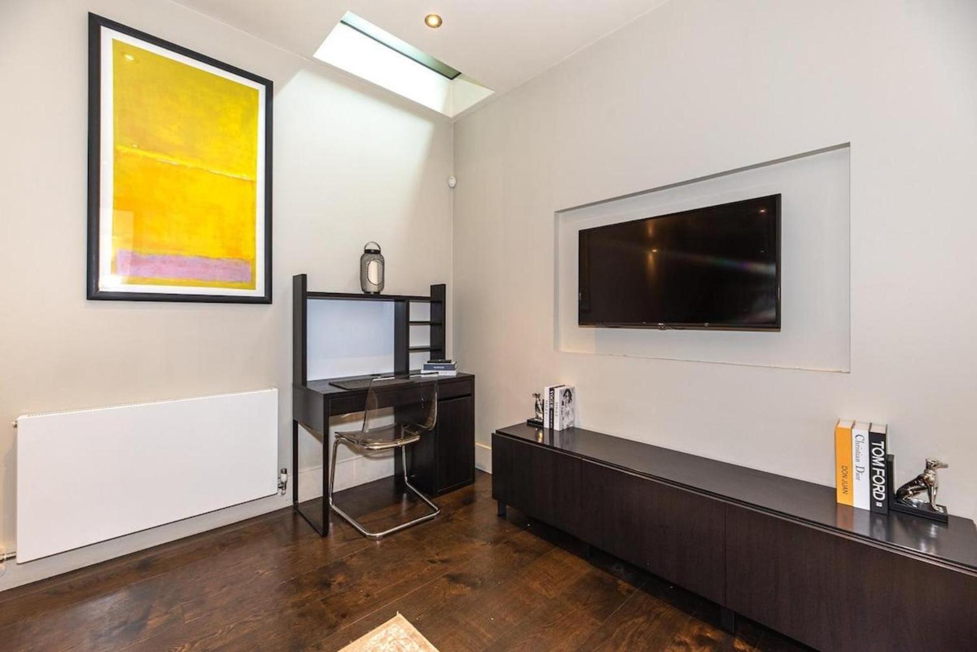 Spacious 4br Victorian Estate In Kensington Holiday home London
