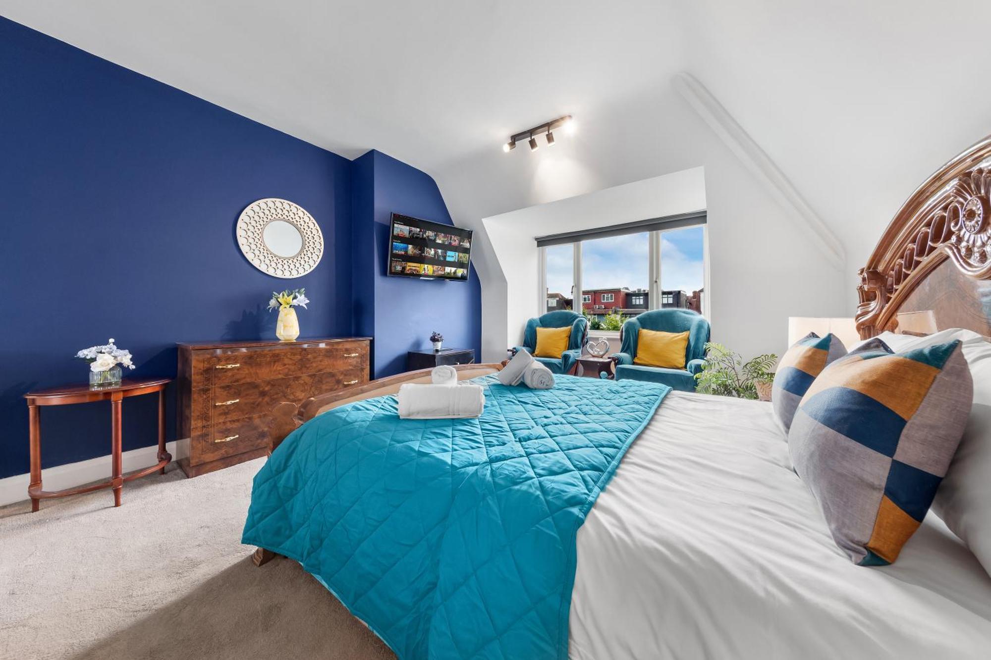 Duplex 3 Bed - Near Station - Golders - Londen