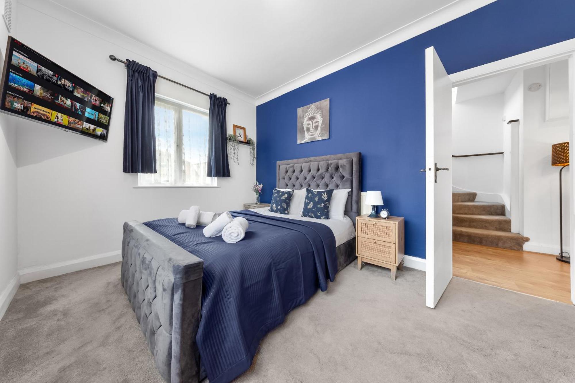 Duplex 3 Bed - Near Station - Golders - Londen