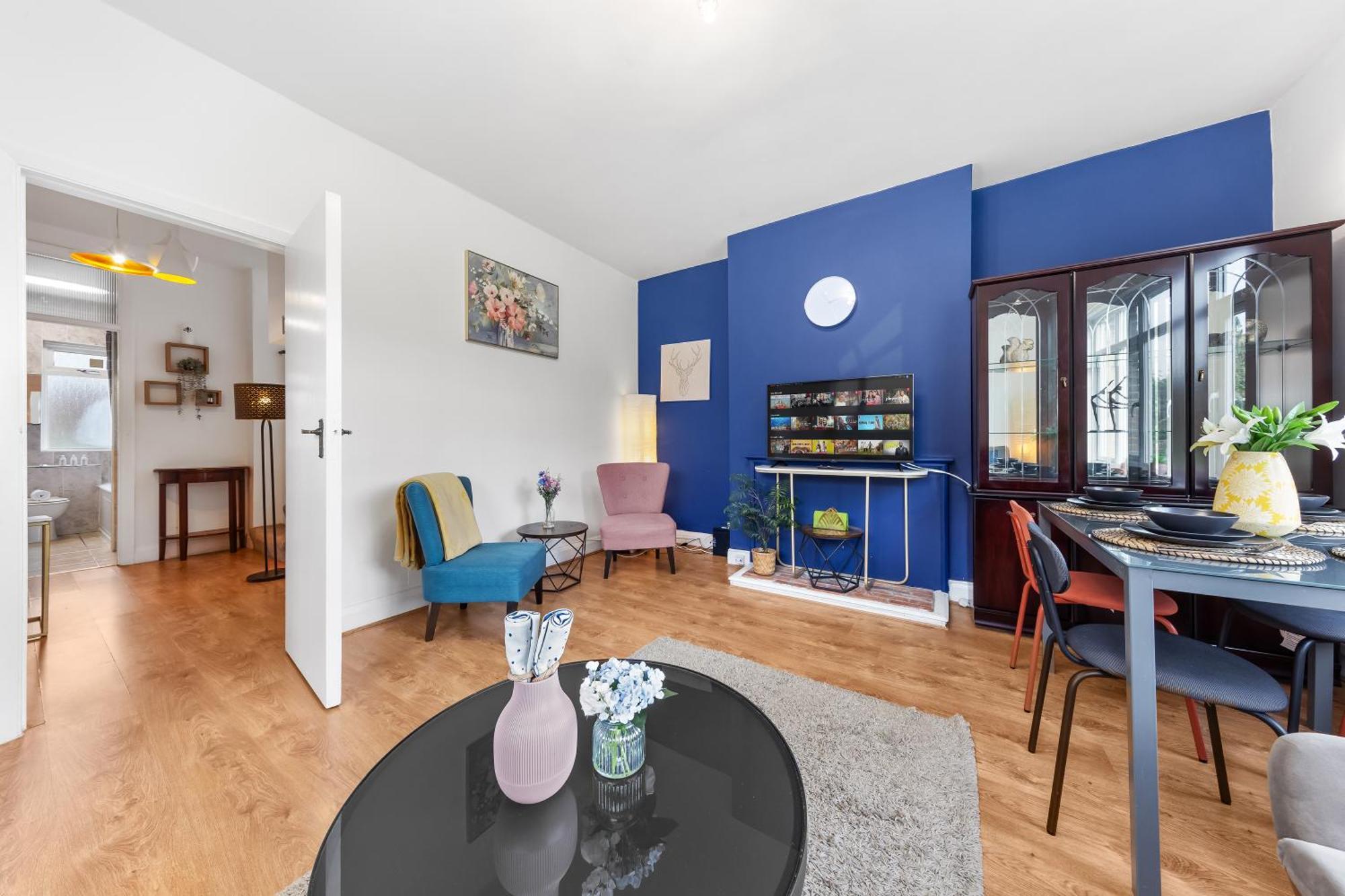 Duplex 3 Bed - Near Station - Golders - Londen