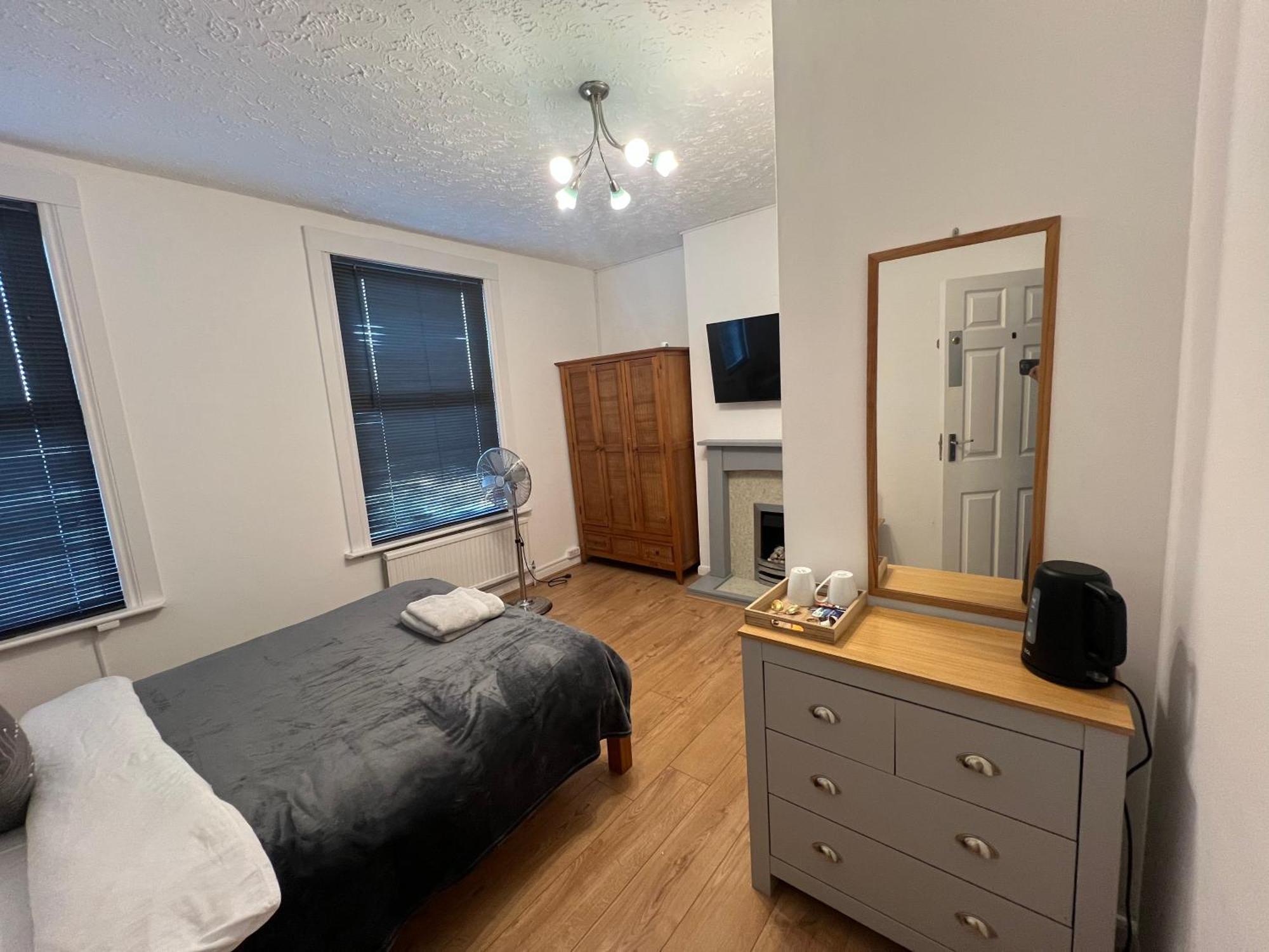 Private In Victorian House, Forest Hill, Pensionat