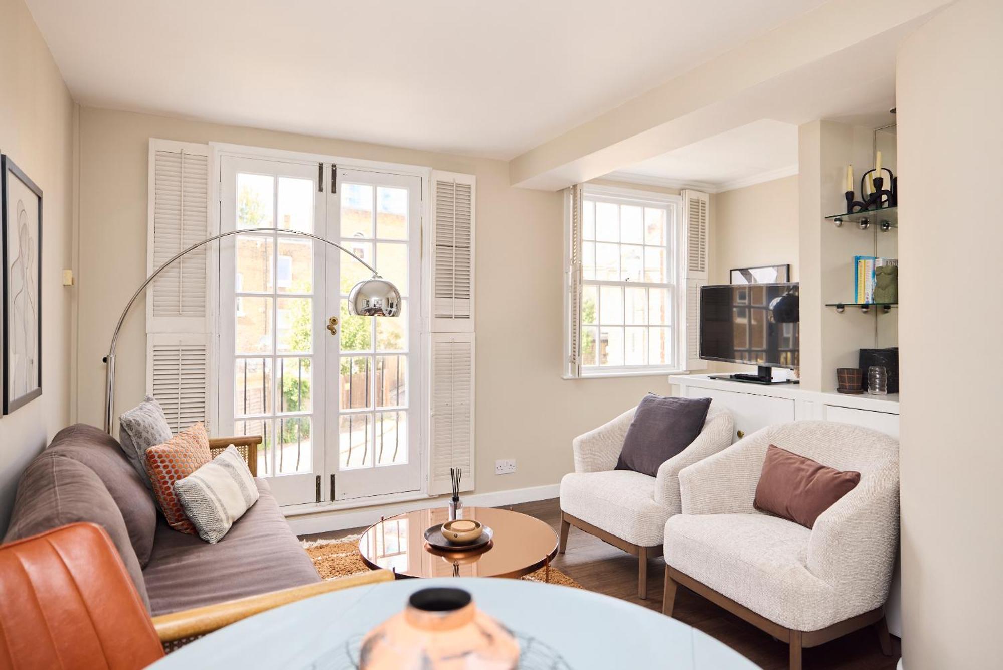The Holland Park Crib - Classy 2bdr House Apartment London