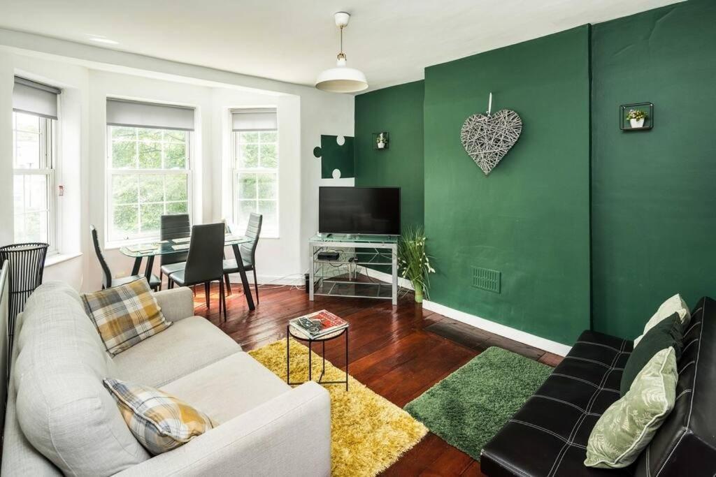 Apartment Cosy 3bd For 6 / 6 Beds *