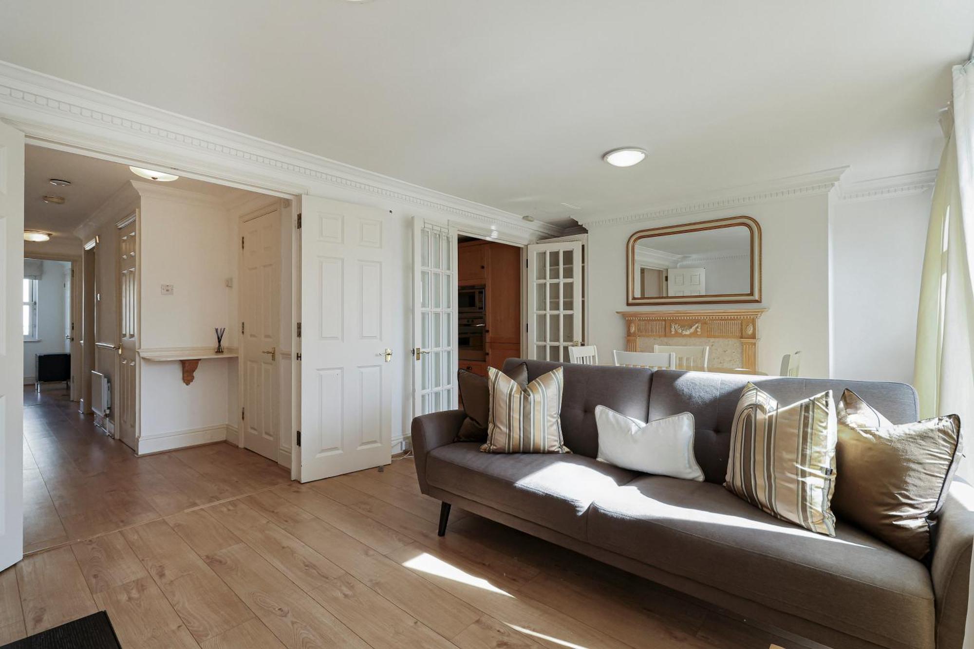 Two Bed Two Bath Kensington * Londen
