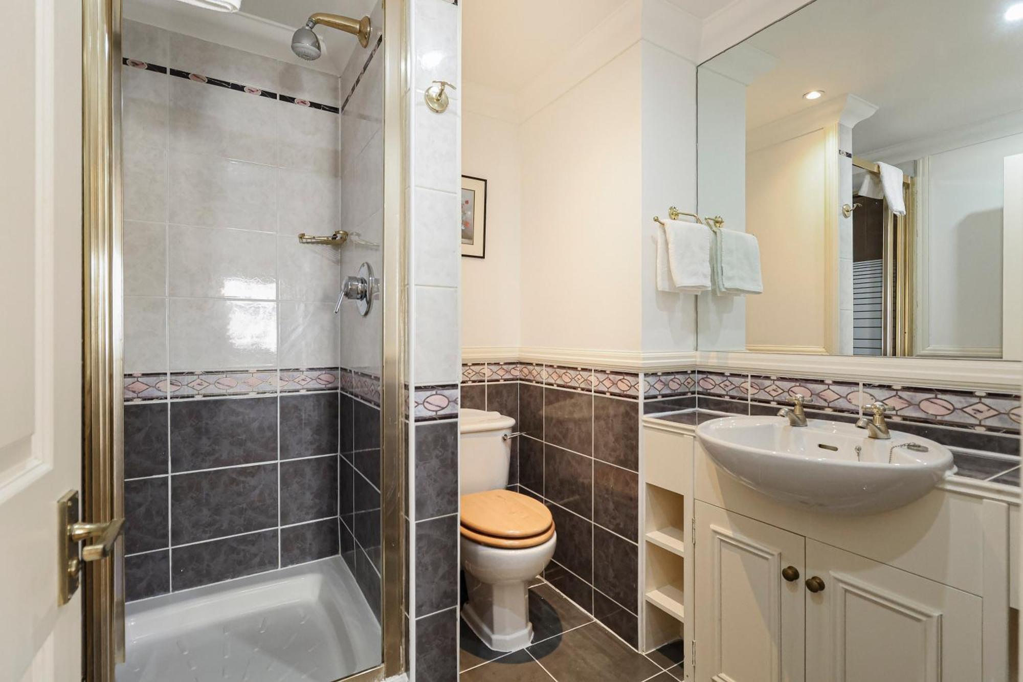 Two Bed Two Bath Kensington Appartement