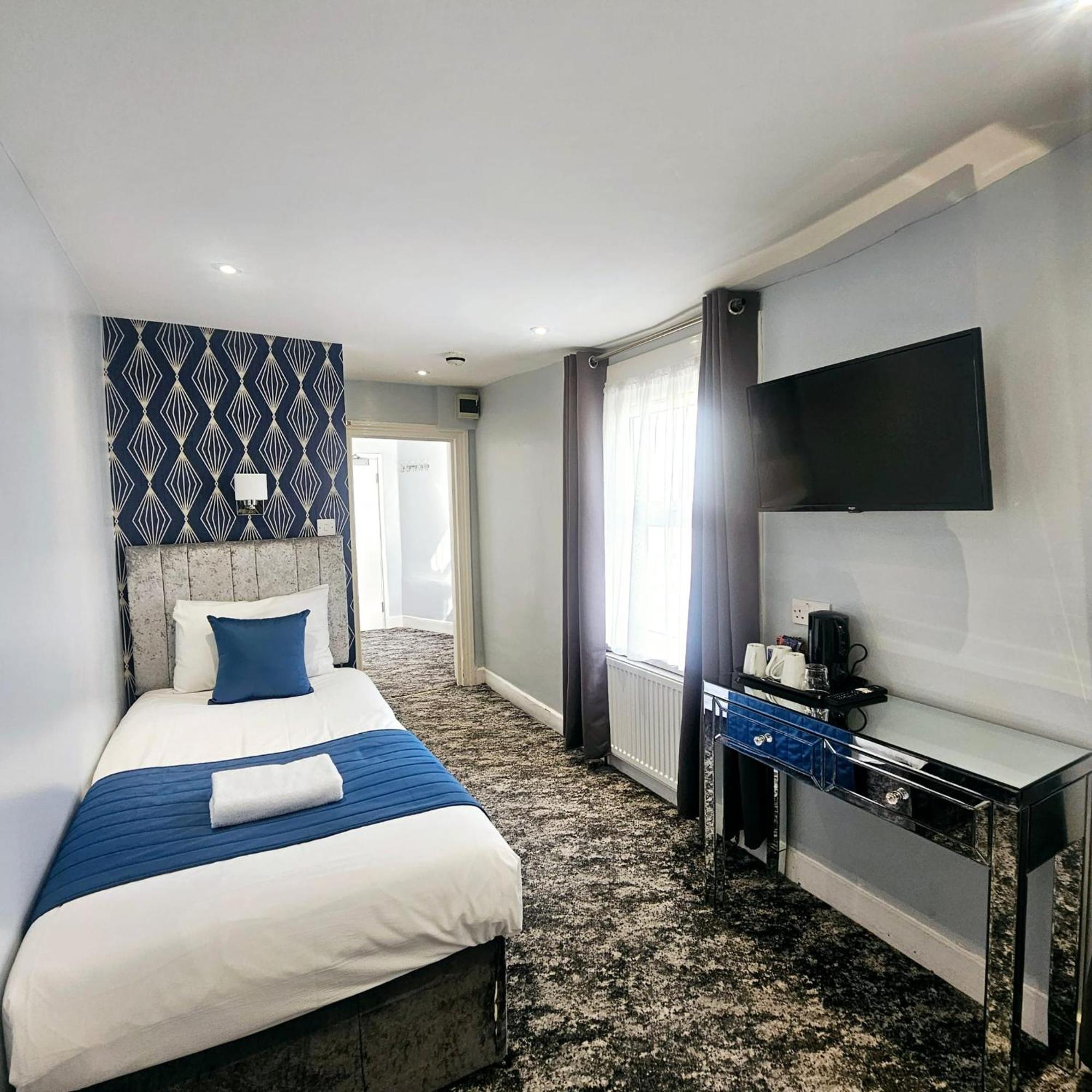 George Hotel