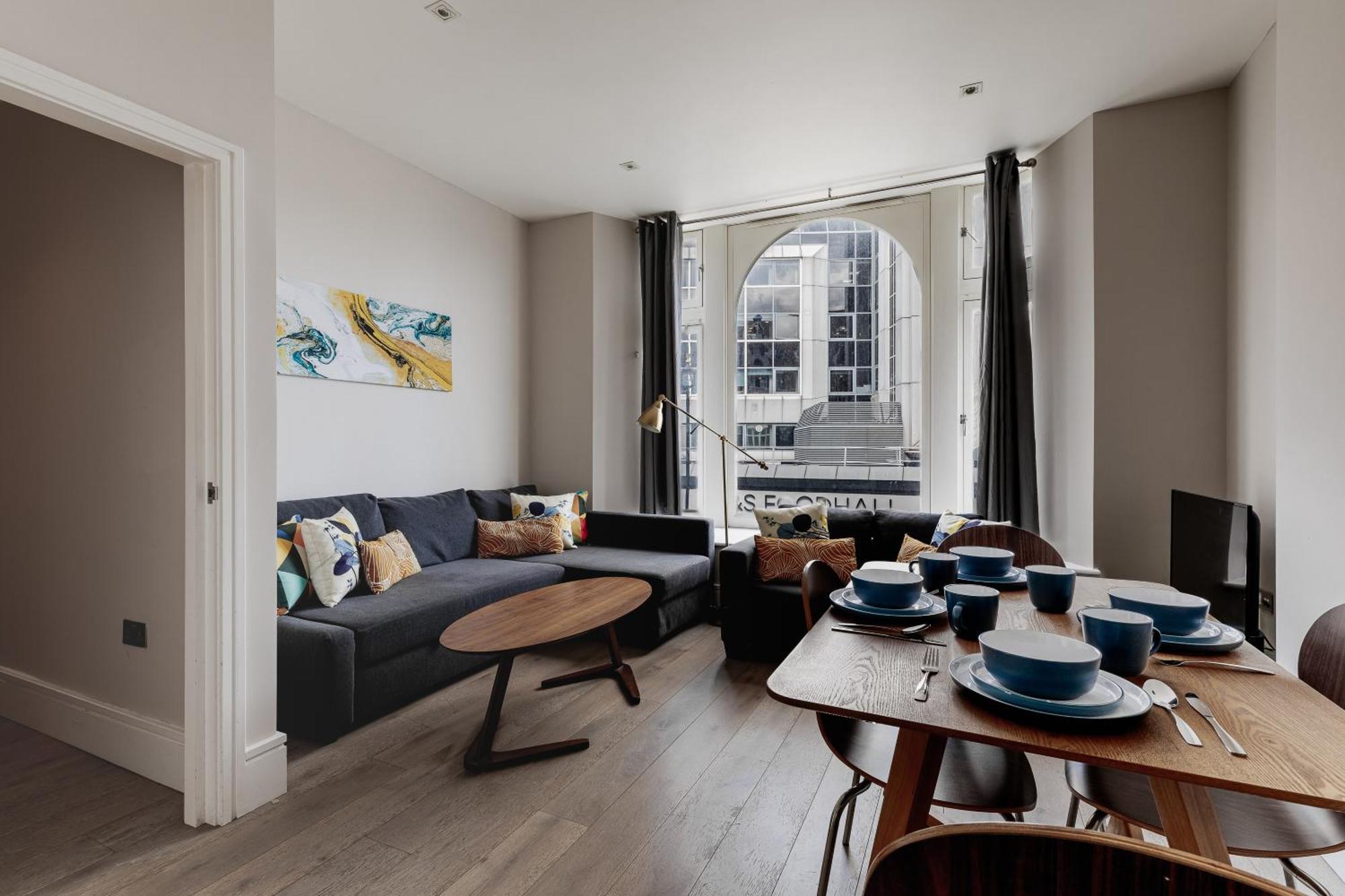 Superb Opposite Edgware Road Station Lejlighed London