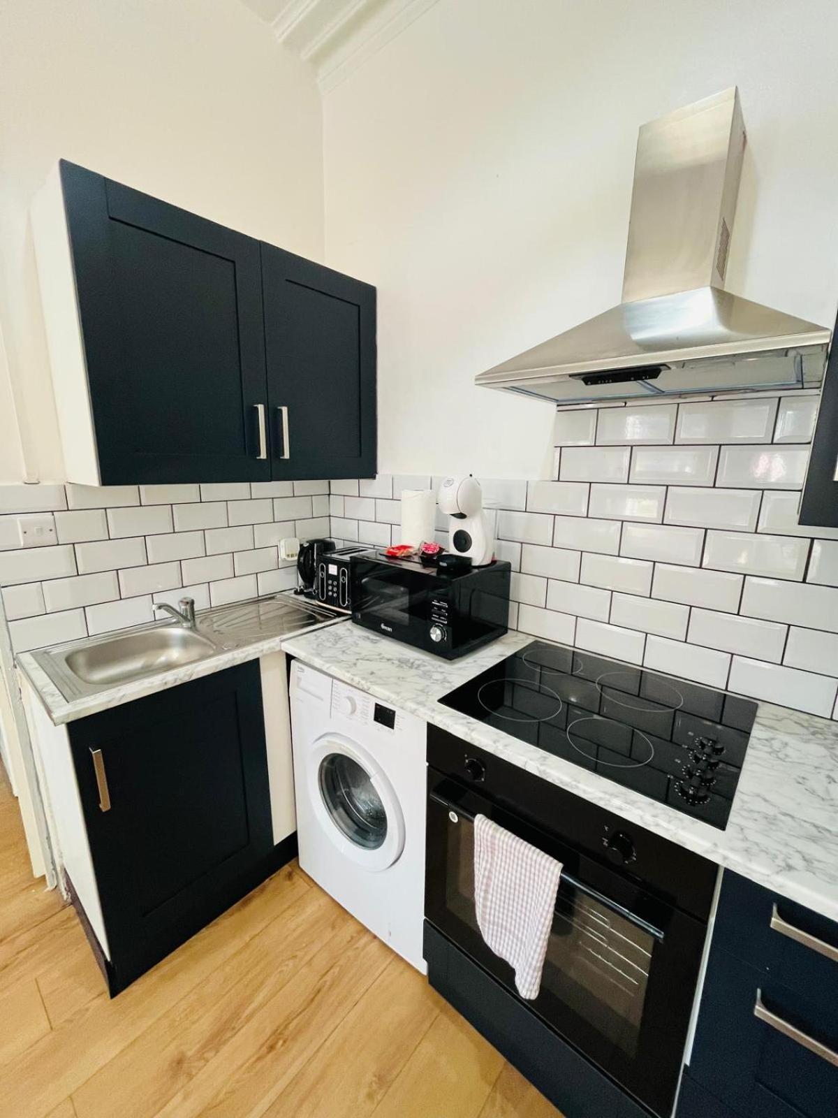 Lägenhet Wonderful Fully-equipped Near 8 London