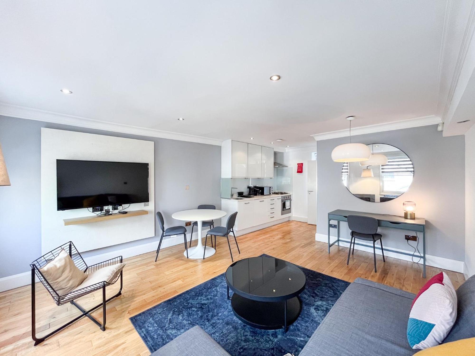 Appartamento Large And Very Stylish P1