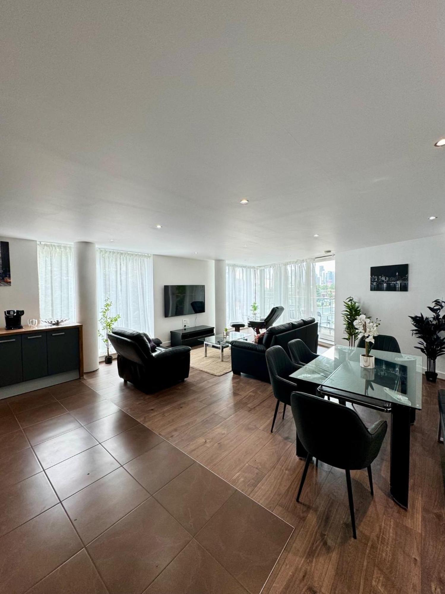 Luxury Dockview 3 Beds Excel Lejlighed *