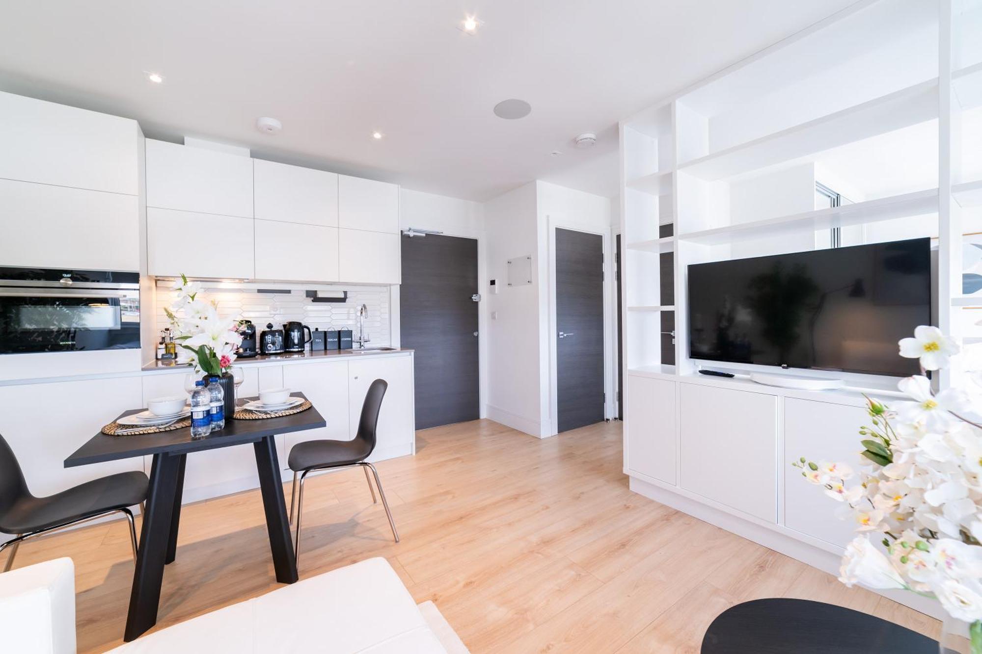 Apartment Stylish Retreats On Olympic Way
