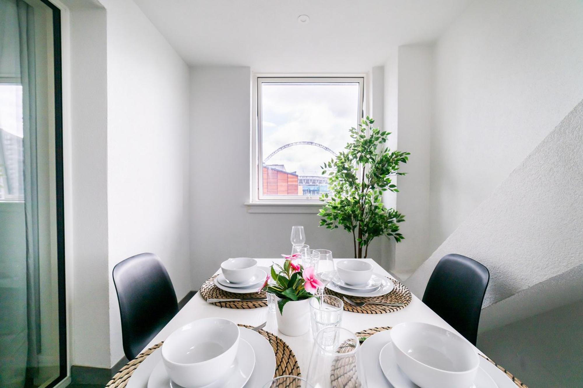Apartment Stylish Retreats On Olympic Way