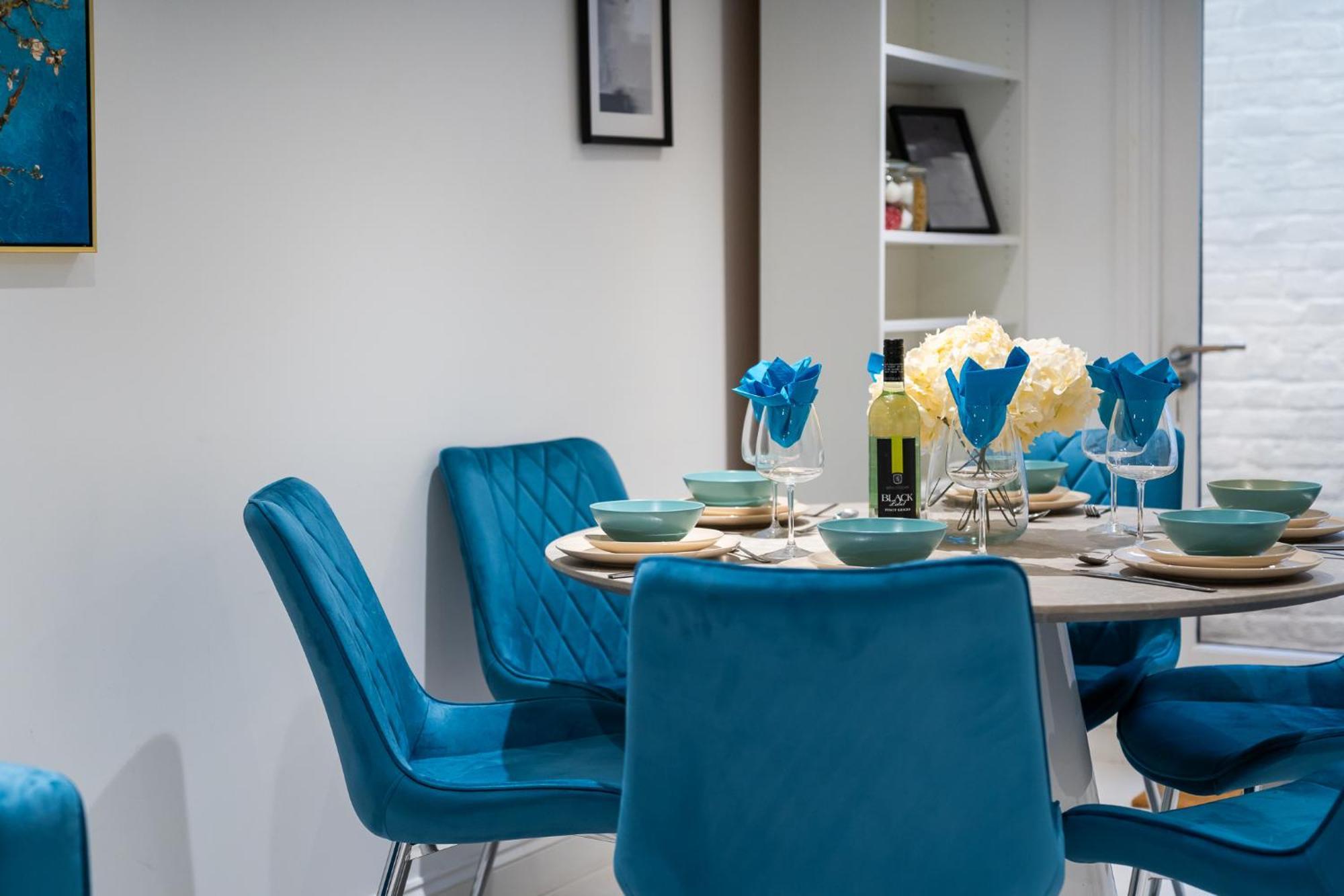 Semesterbostad 4br 2ba House By Livestay Short Lets & Serviced Near Oxford Circus With 2 Private Patios *