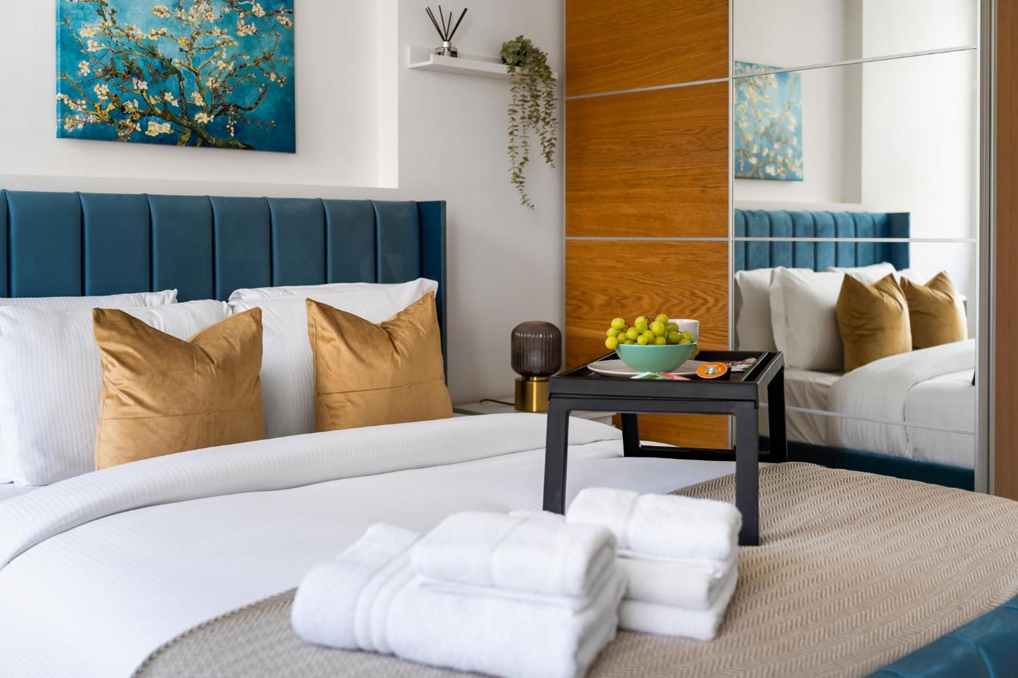 Semesterbostad 4br 2ba House By Livestay Short Lets & Serviced Near Oxford Circus With 2 Private Patios London