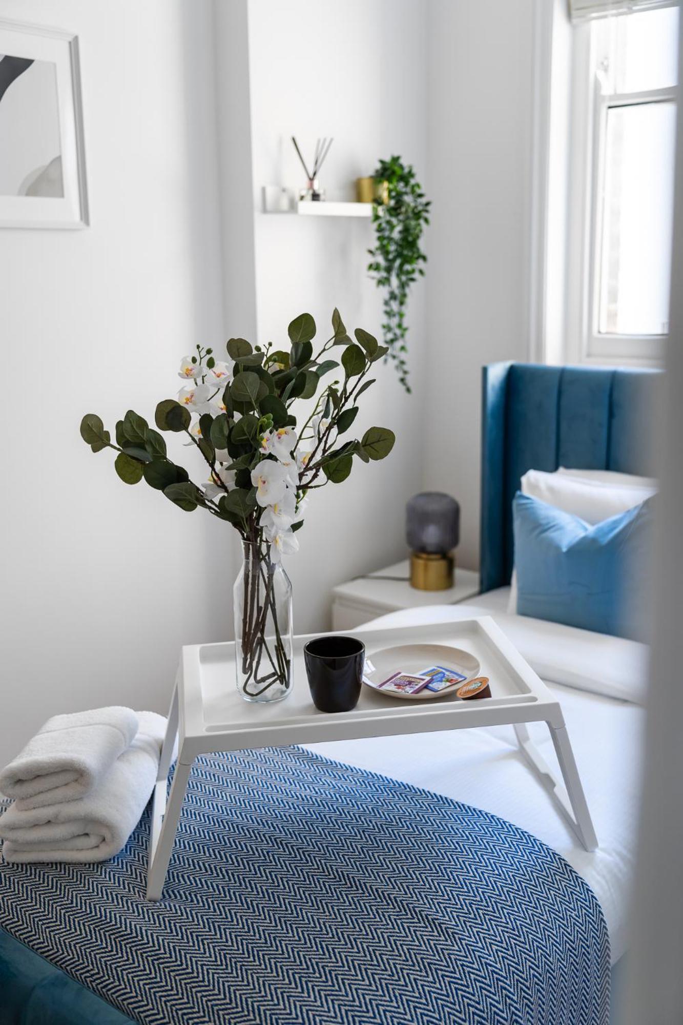 Semesterbostad 4br 2ba House By Livestay Short Lets & Serviced Near Oxford Circus With 2 Private Patios *