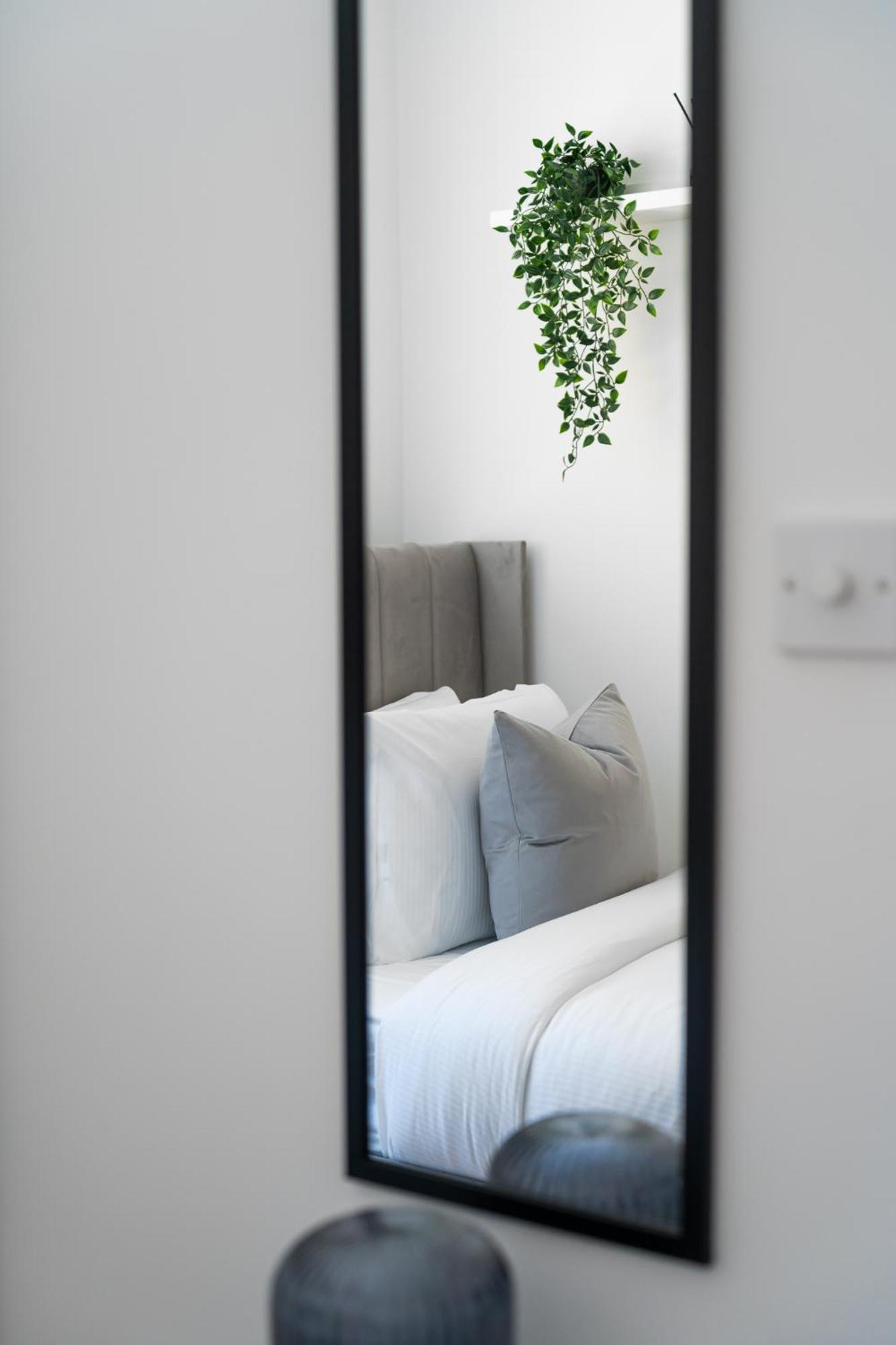 4br 2ba House By Livestay Short Lets & Serviced Near Oxford Circus With 2 Private Patios London