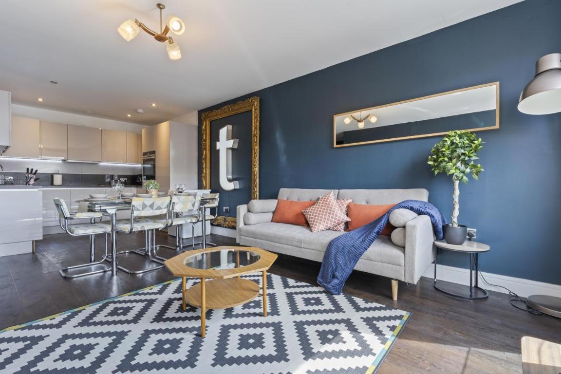 Kingsland High Street Apartment London