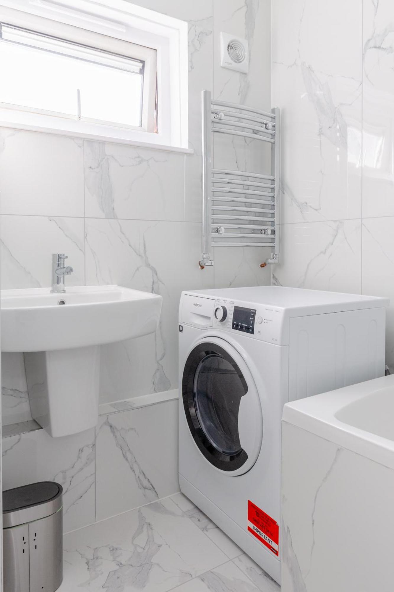 Newly Refurbished 2bd Flat Close To Excel Lägenhet London