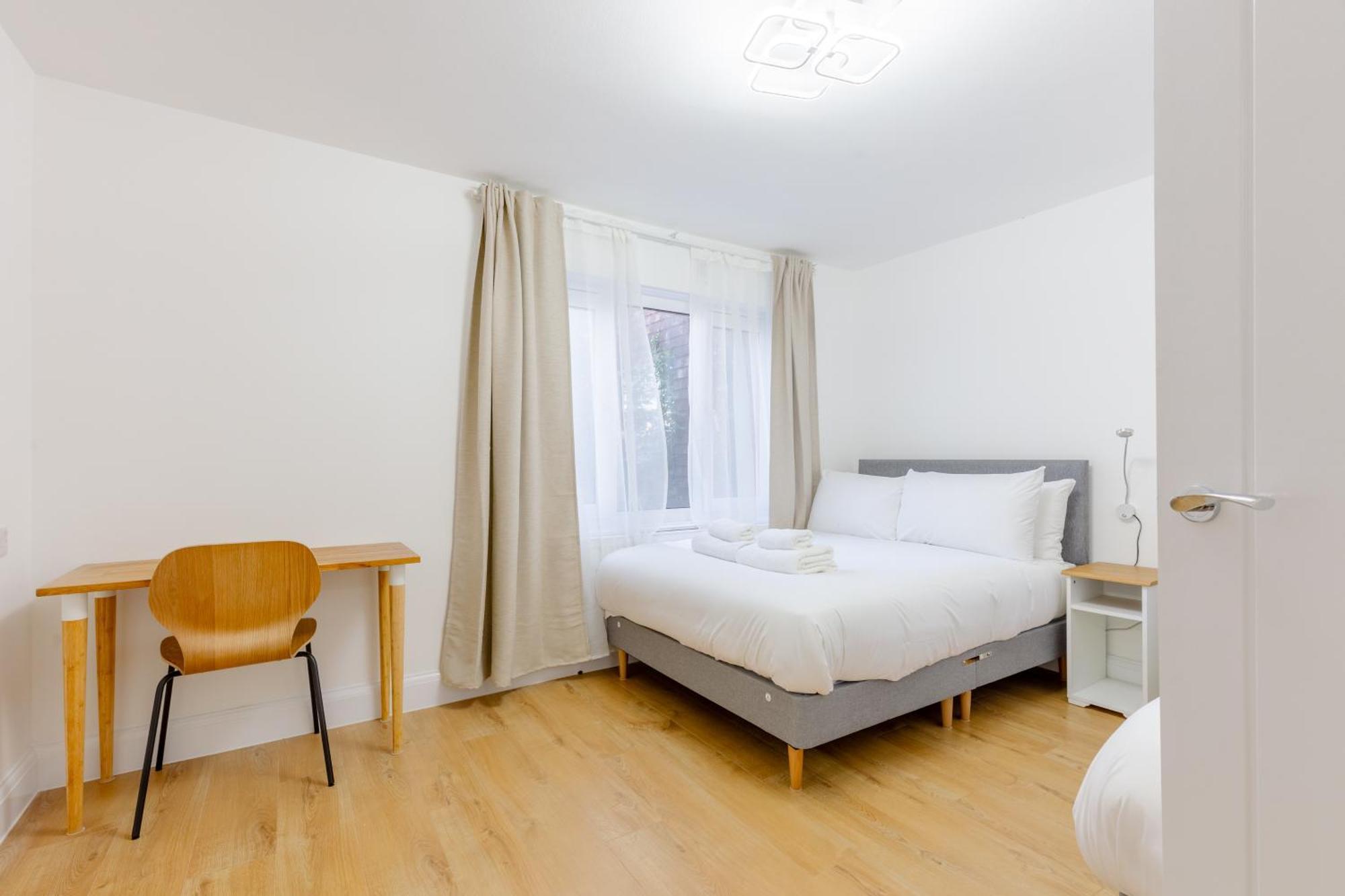 Newly Refurbished 2bd Flat Close To Excel Lägenhet London