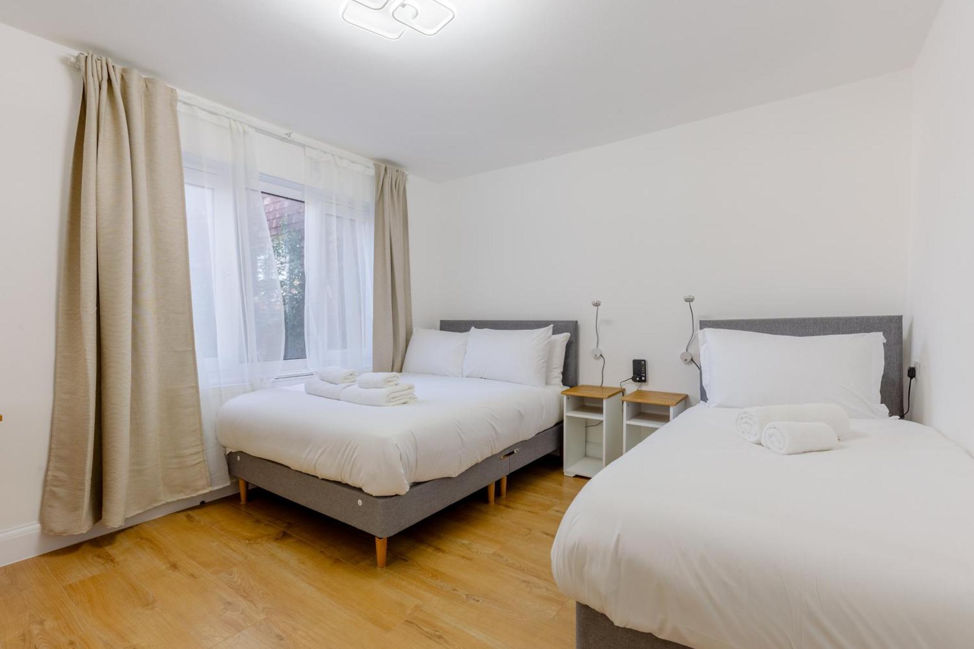 Newly Refurbished 2bd Flat Close To Excel Lägenhet London