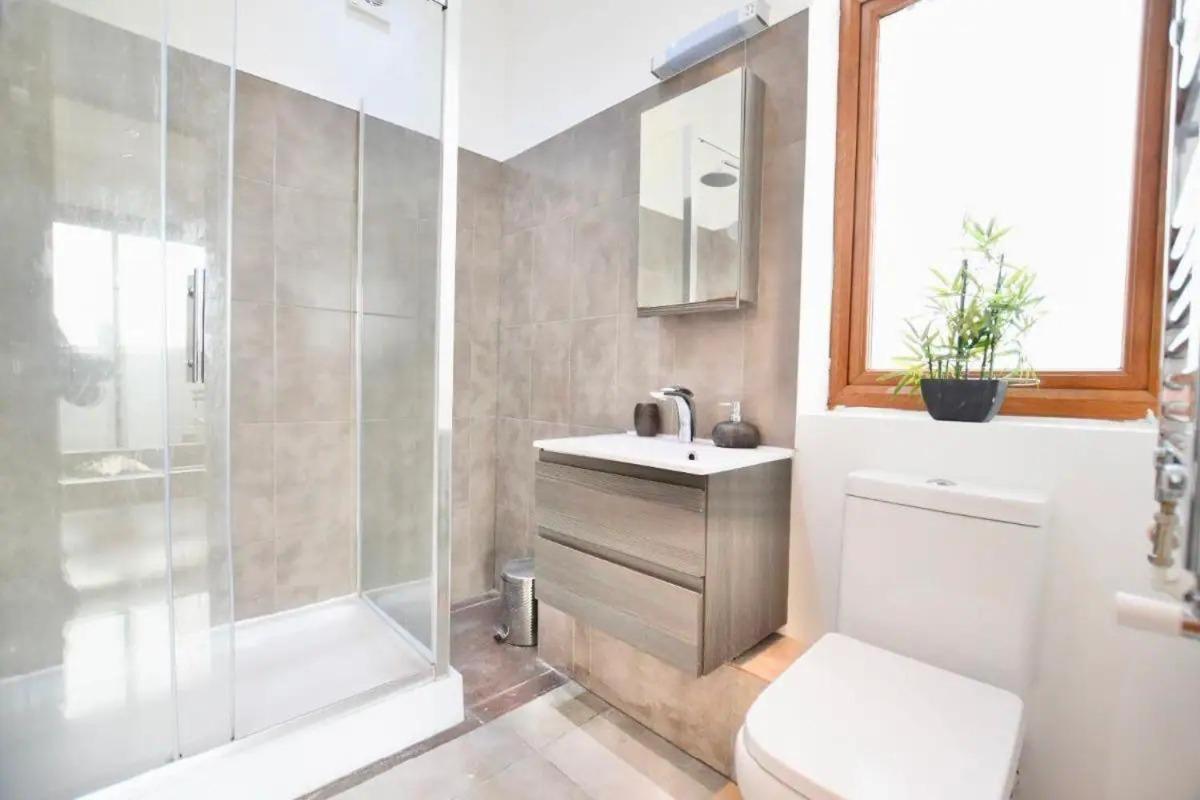 Appartement Luxury Near Canning Town- Free Parking Londen
